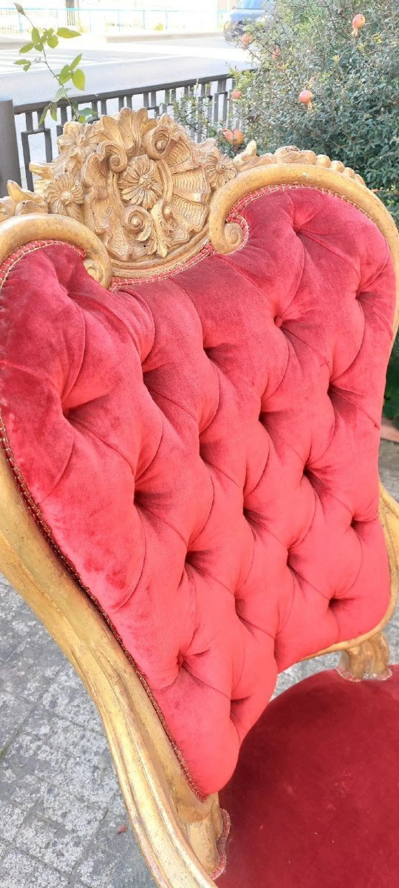 Wooden armchair carved and gilded with pure gold leaf, 19th century 6