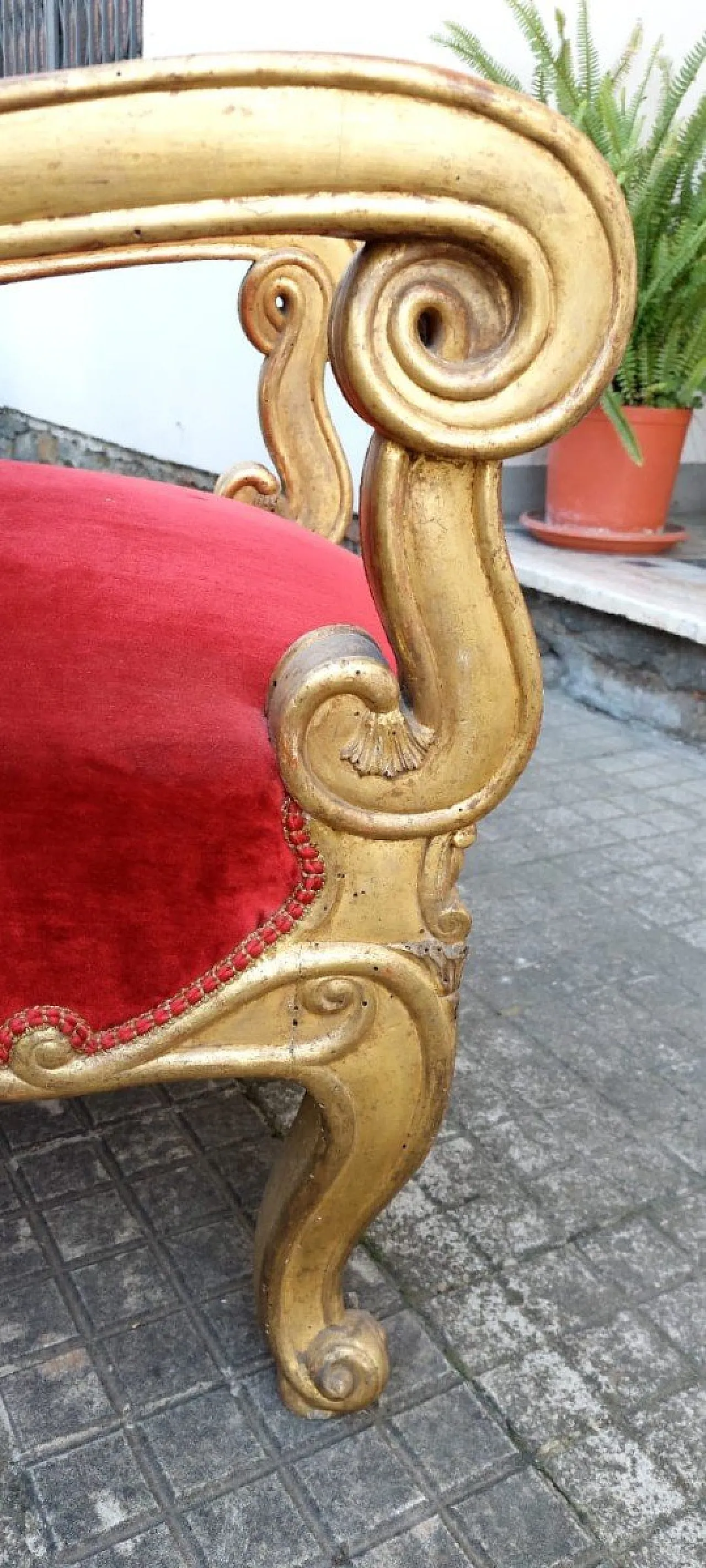 Wooden armchair carved and gilded with pure gold leaf, 19th century 7