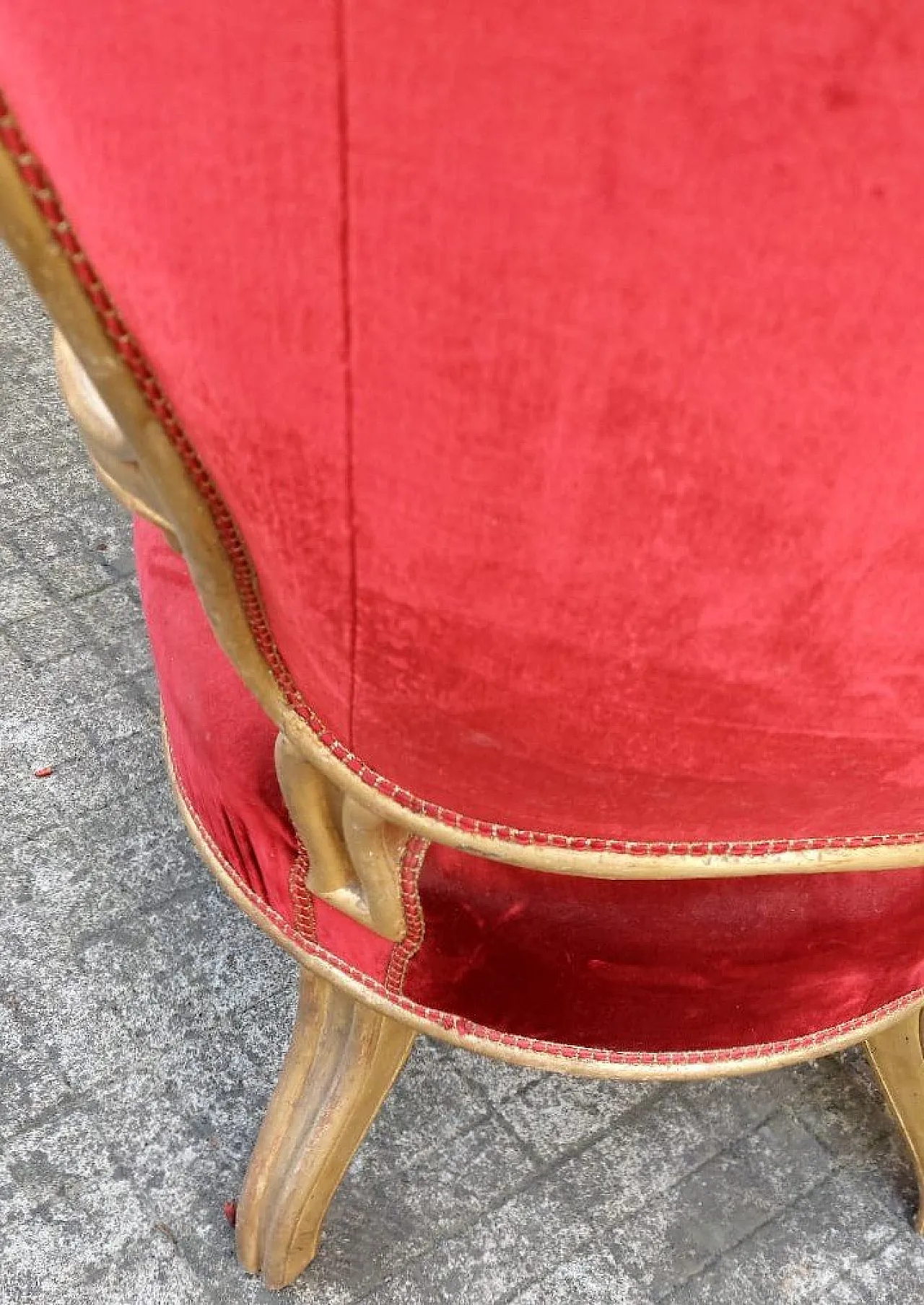 Wooden armchair carved and gilded with pure gold leaf, 19th century 8