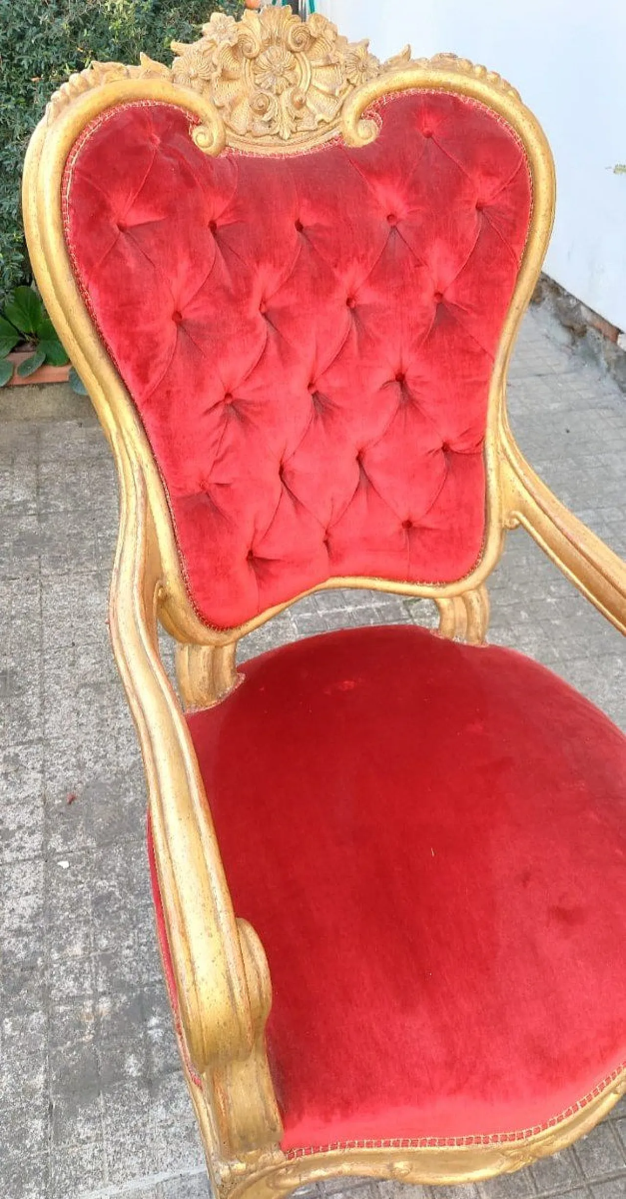 Wooden armchair carved and gilded with pure gold leaf, 19th century 10