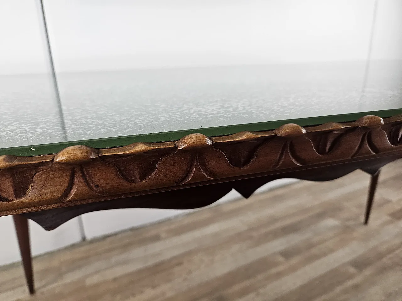 Table in carved wood with decorated green glass top, 60s 5