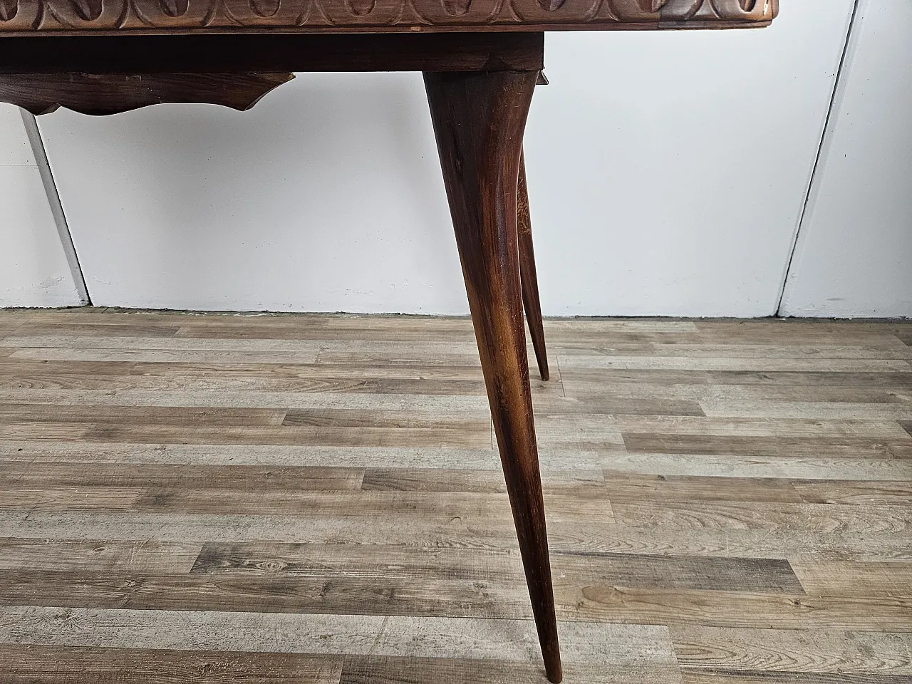 Table in carved wood with decorated green glass top, 60s 17