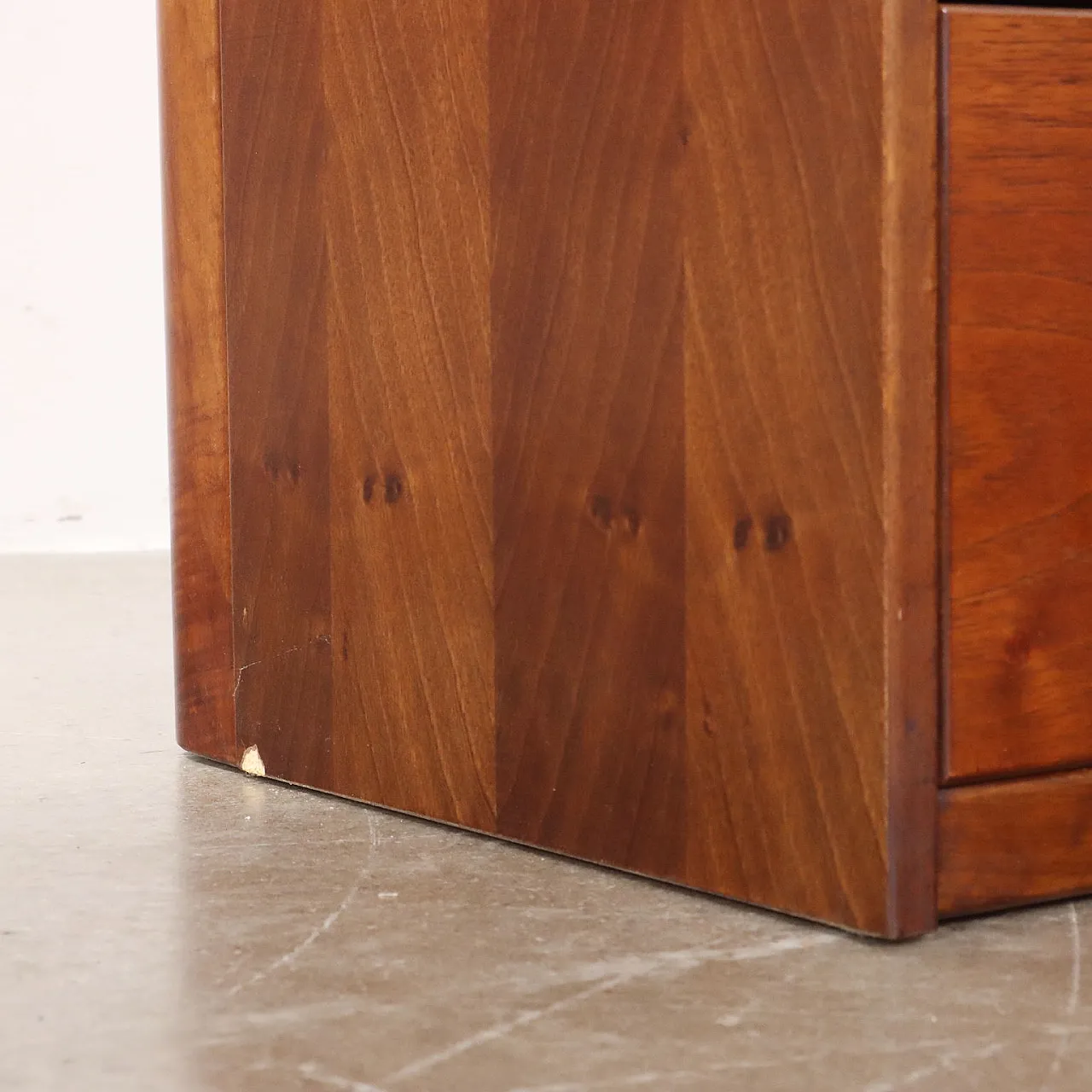 Saporiti modular Cabinet by Vittorio Introini in walnut veneer, 1970s 9