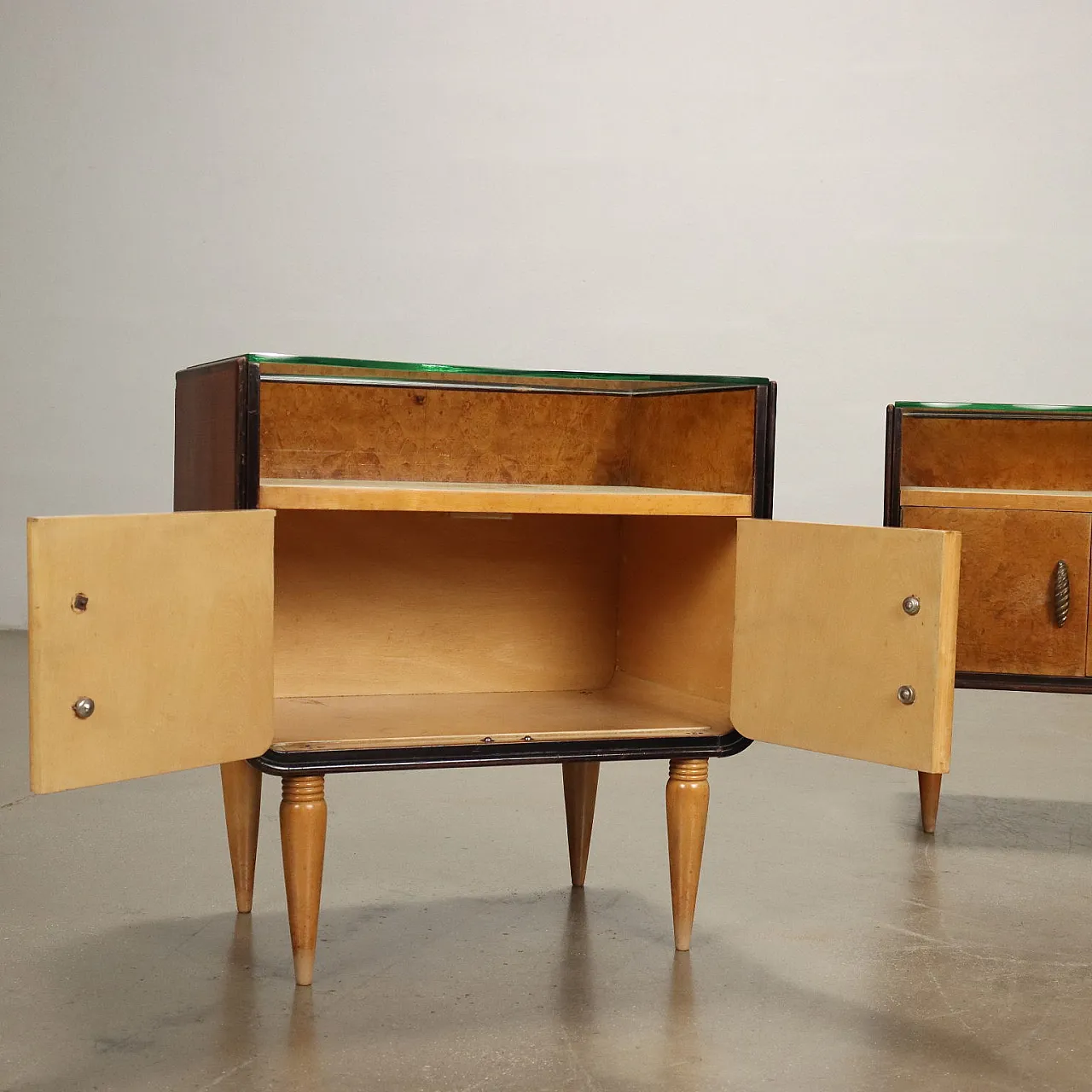 Pair of Art Deco nightstands in briarwood, brass and glass, 1940s 5