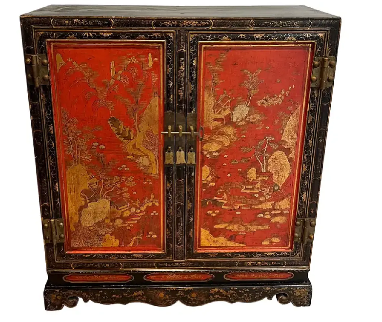 Lacquered wooden cabinet with Chinese details, 1940s 1