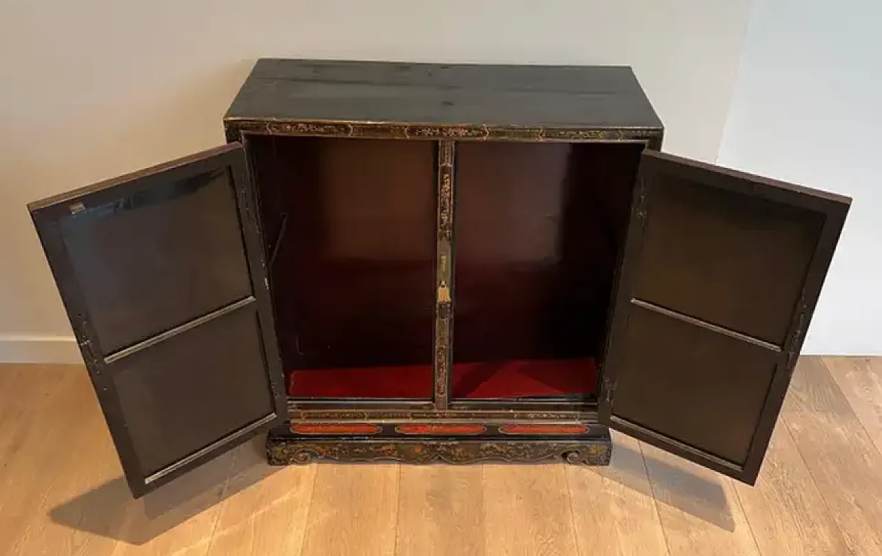 Lacquered wooden cabinet with Chinese details, 1940s 3