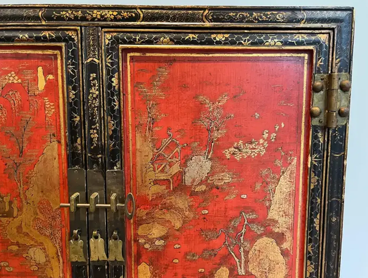 Lacquered wooden cabinet with Chinese details, 1940s 5