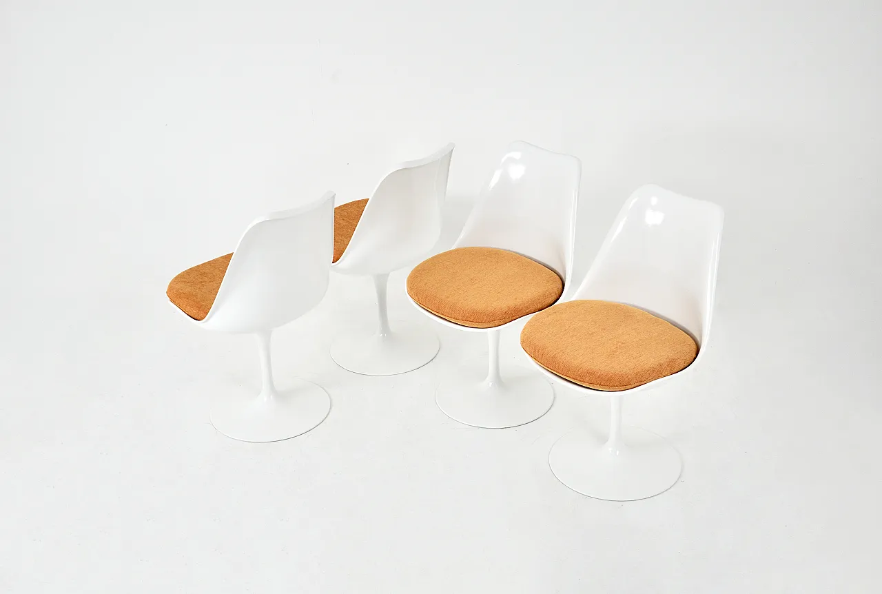 Tulip Dining Chairs by Eero Saarinen for Knoll International, 1970s 2