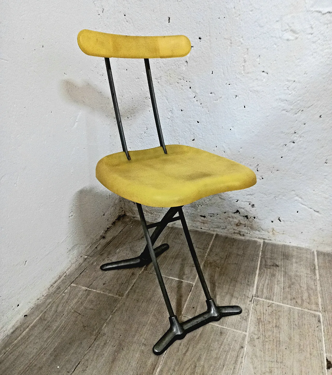 Rondine folding chair produced by Magis in the 90s 1