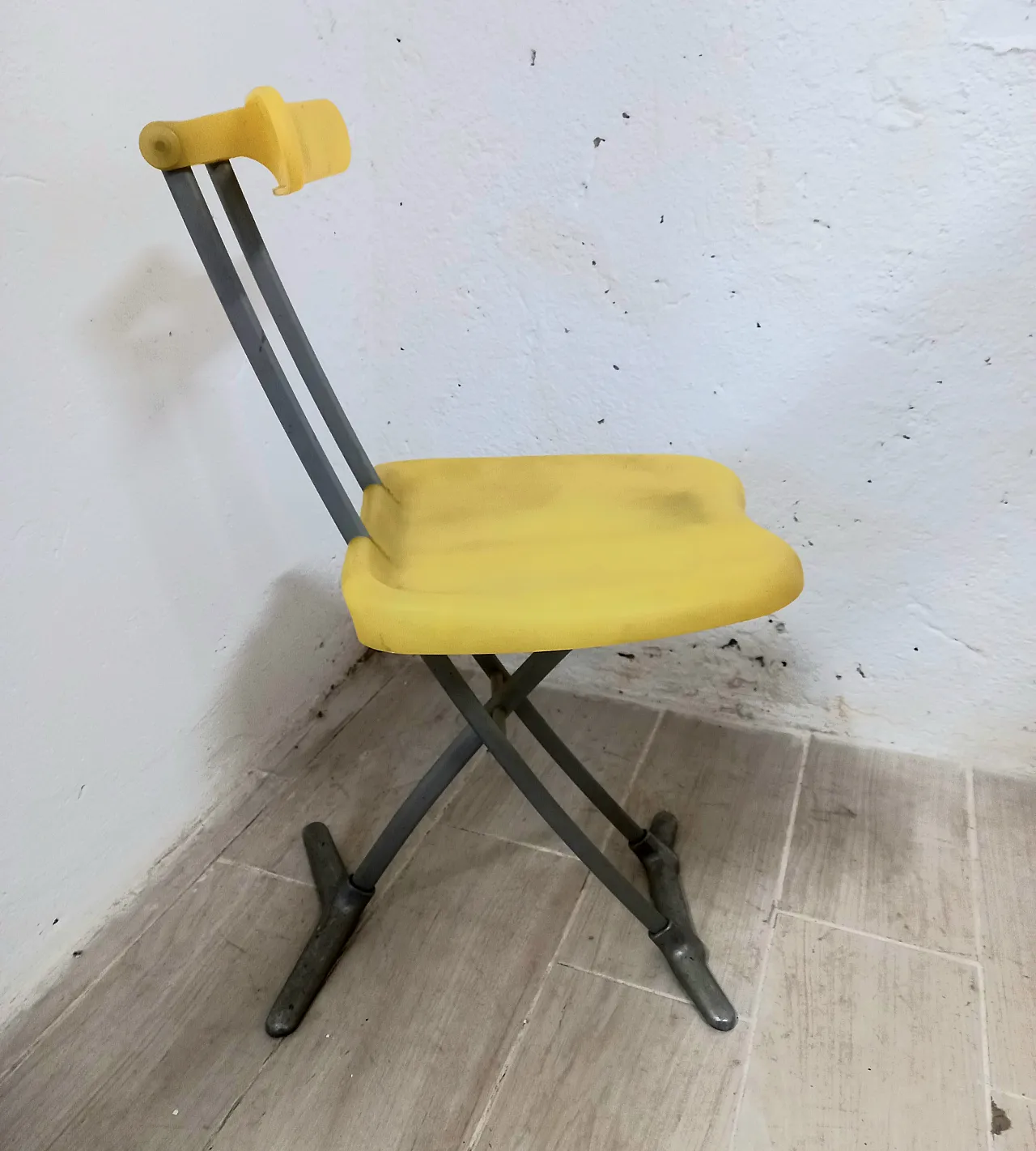 Rondine folding chair produced by Magis in the 90s 3