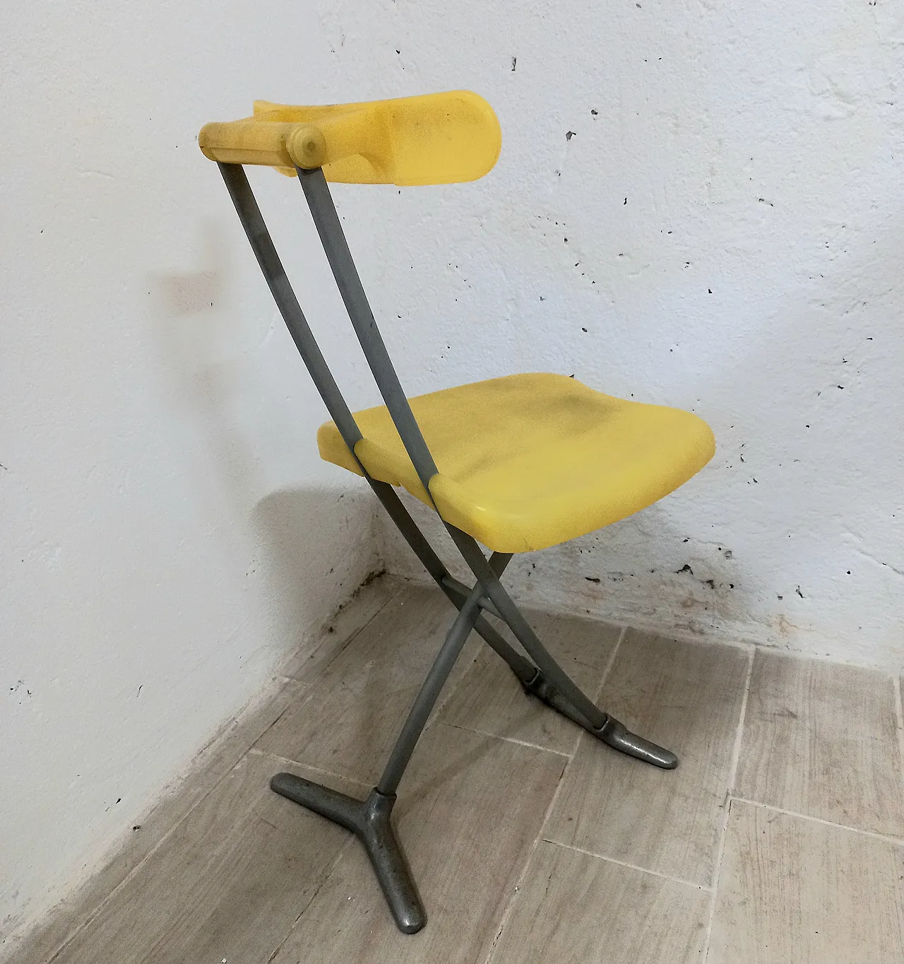 Rondine folding chair produced by Magis in the 90s 4