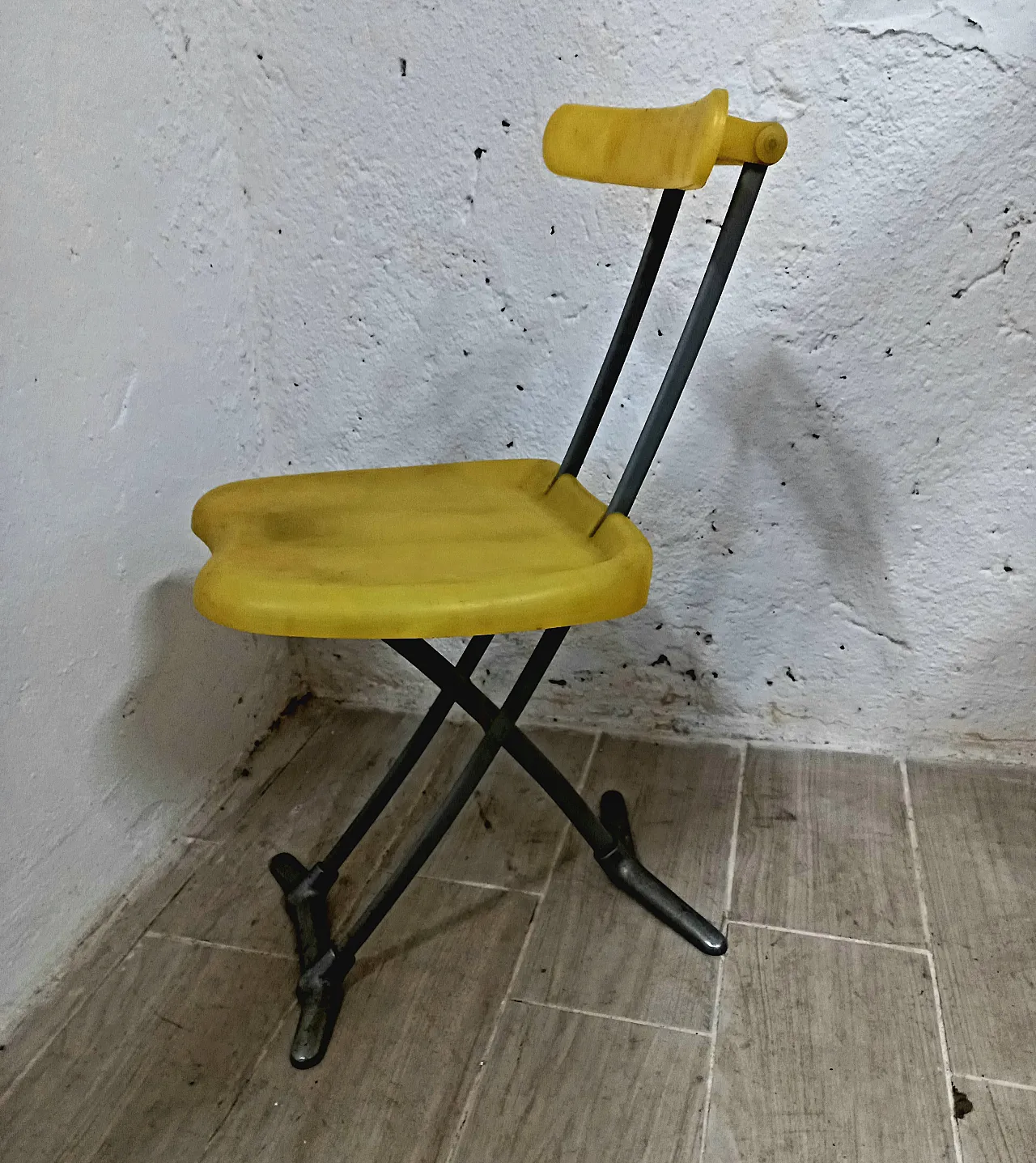 Rondine folding chair produced by Magis in the 90s 8