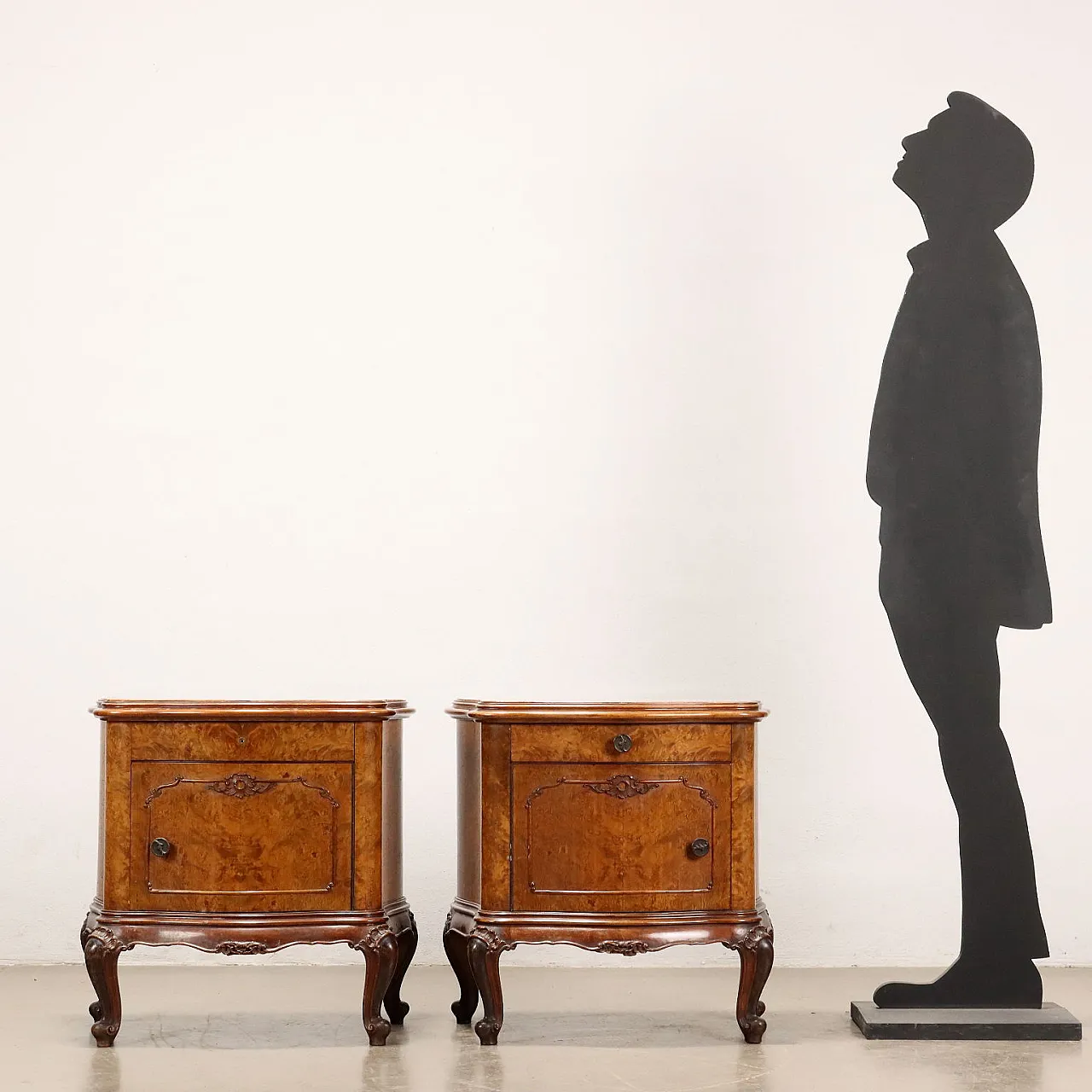 Pair of bedside tables veneered in briar with door and drawer 2