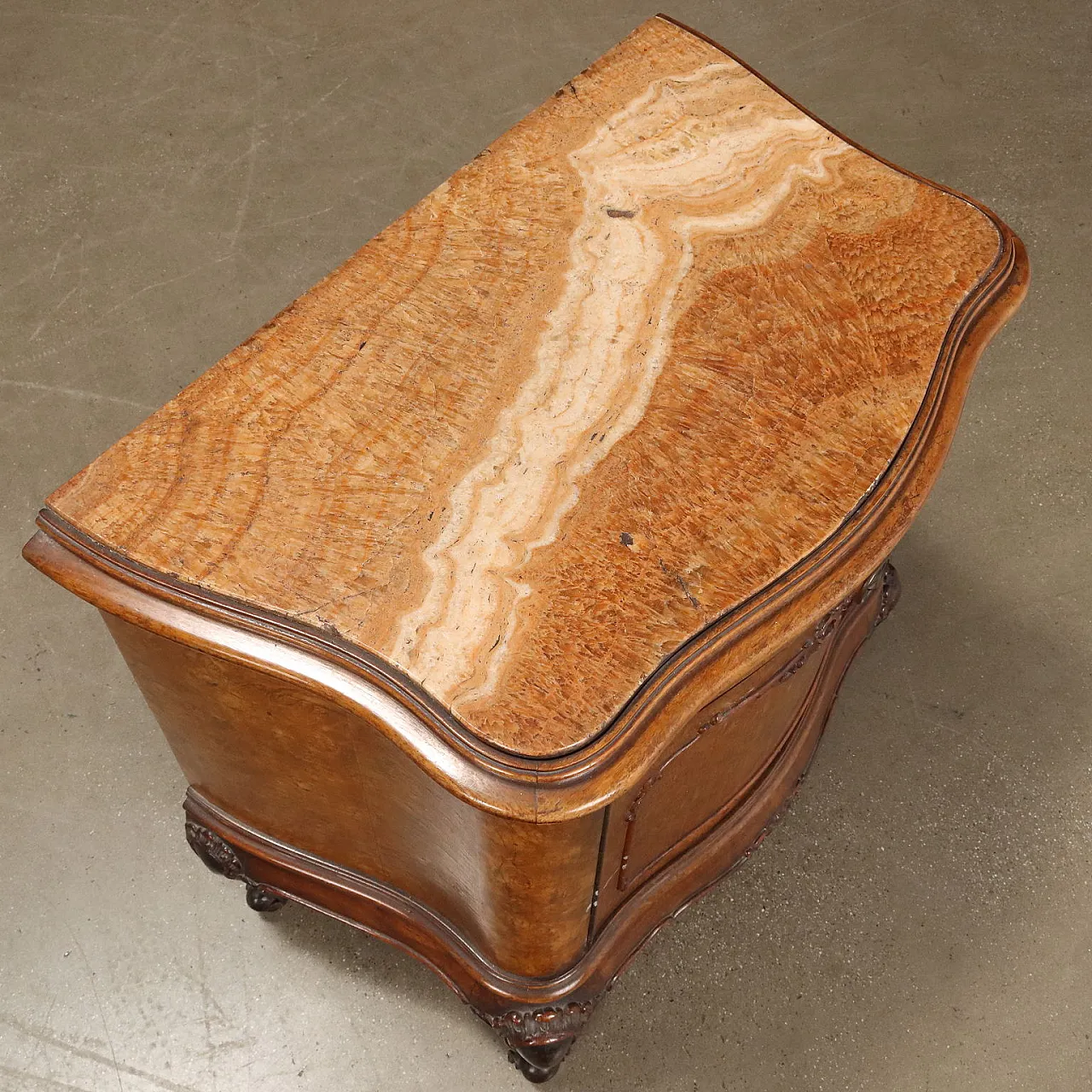 Pair of bedside tables veneered in briar with door and drawer 9