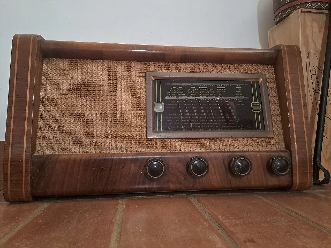 Radio d'epoca Philips anni '40 1