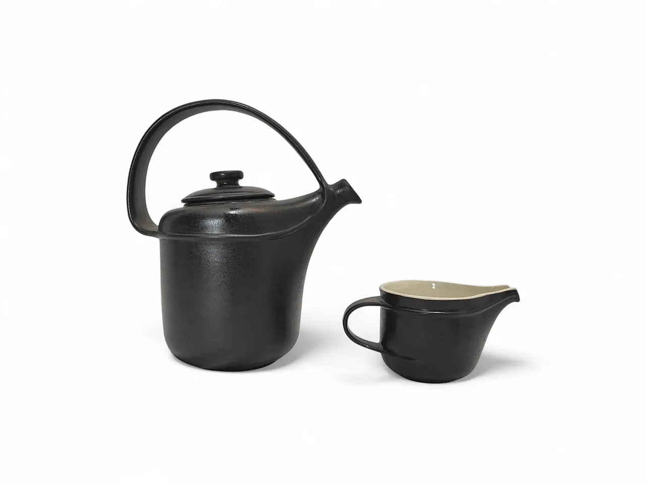 Black ceramic teapot and milk jug by F. Bucci, 1970s 1