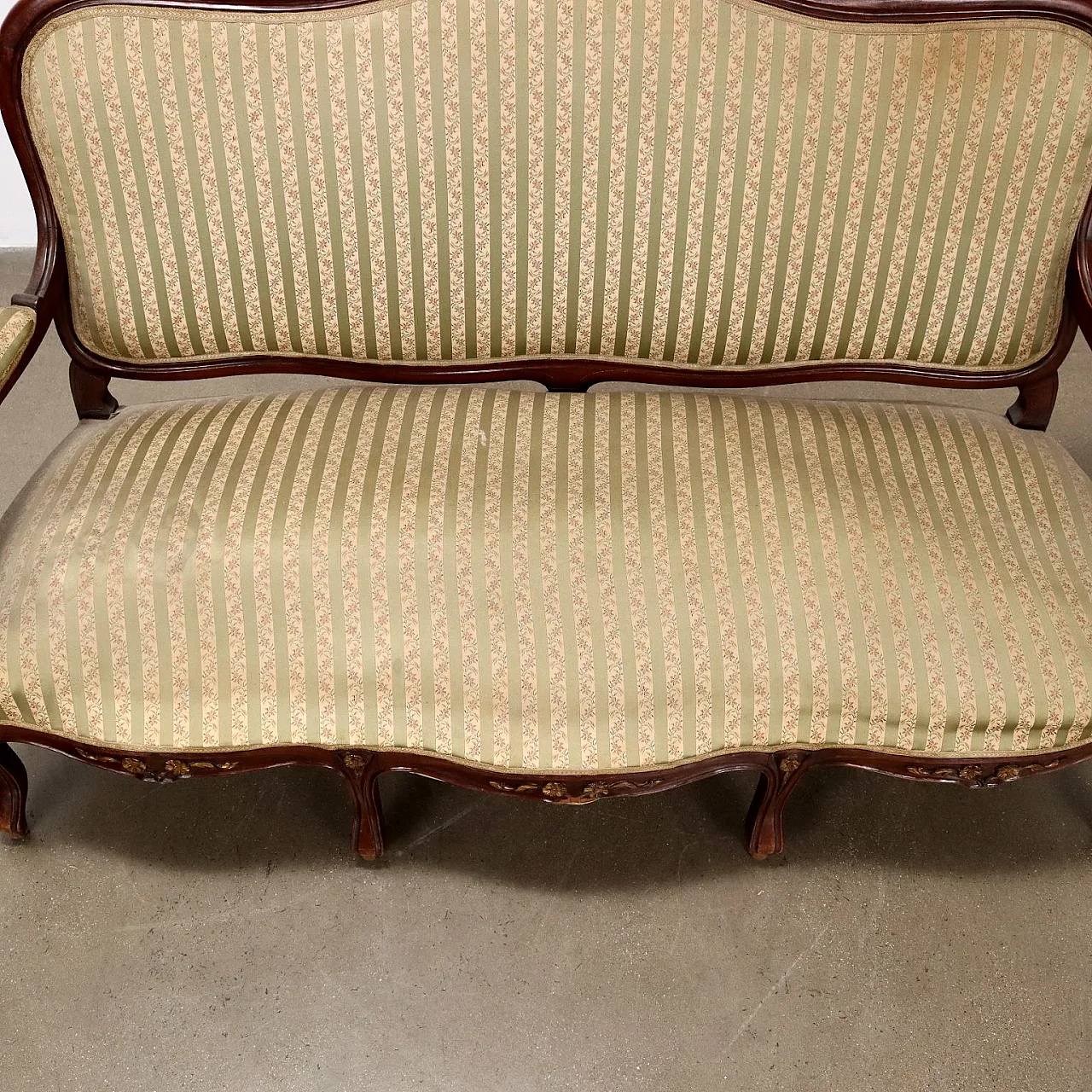 Baroque style sofa in carved walnut, 20th century 5