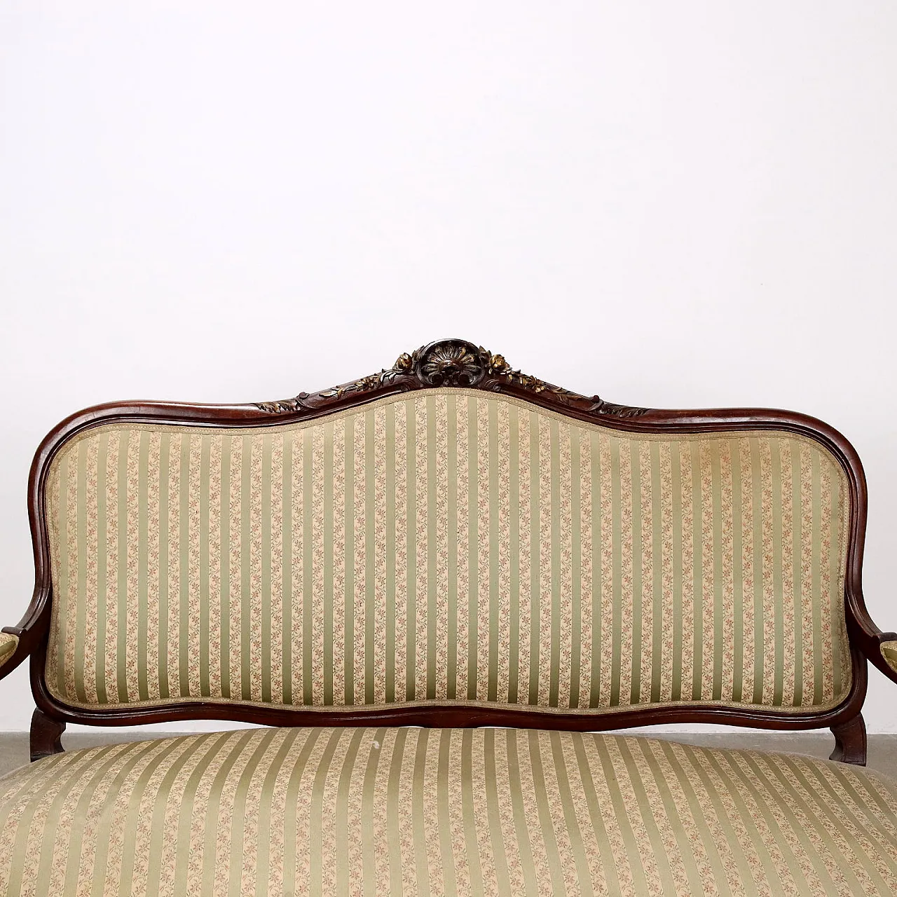 Baroque style sofa in carved walnut, 20th century 6