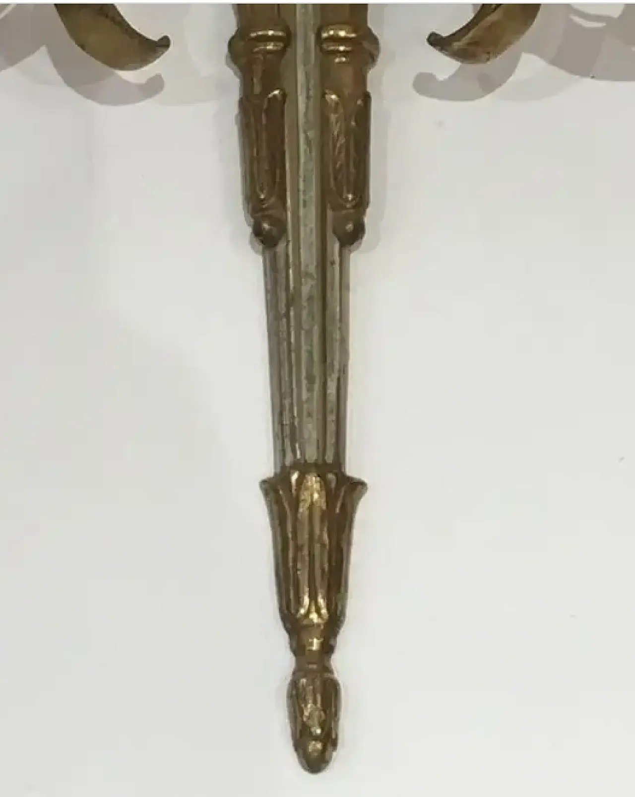 Pair of Louis XVI wall lamps in bronze and white paint, 1940s 5