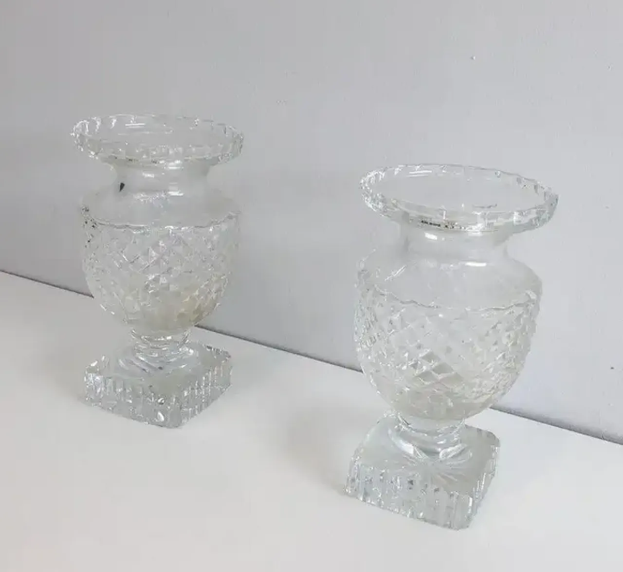 Pair of Medicis style crystal vases, early 20th century 2