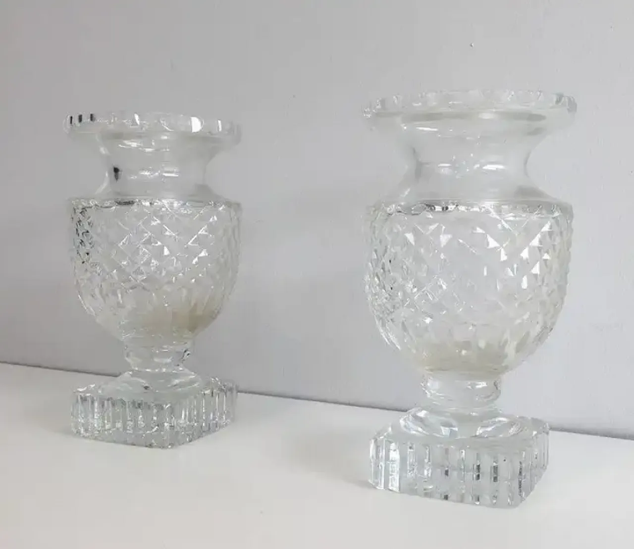 Pair of Medicis style crystal vases, early 20th century 3