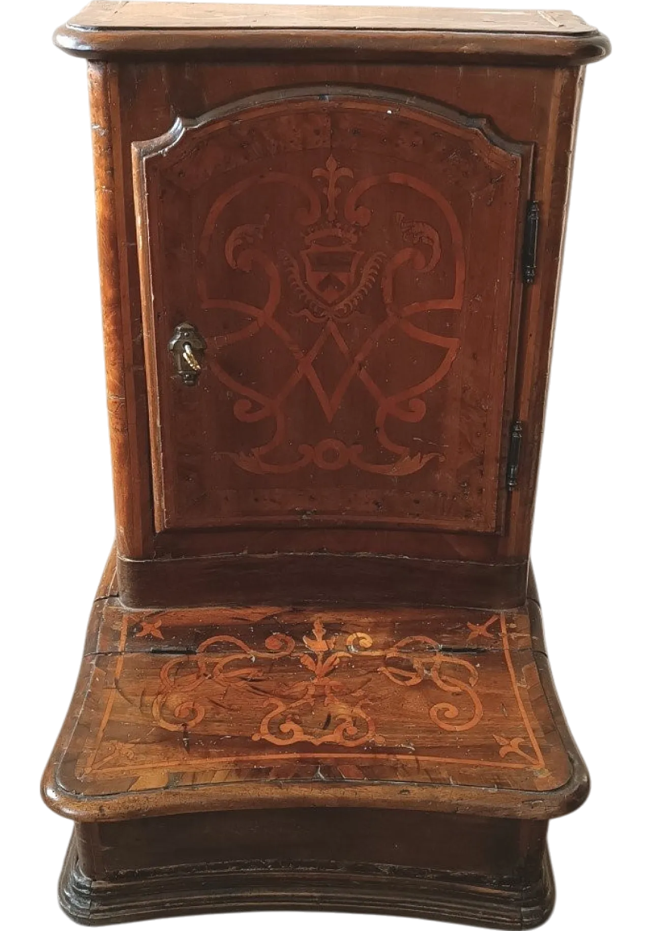 Solid walnut kneeler with maple inlays, 18th century 13