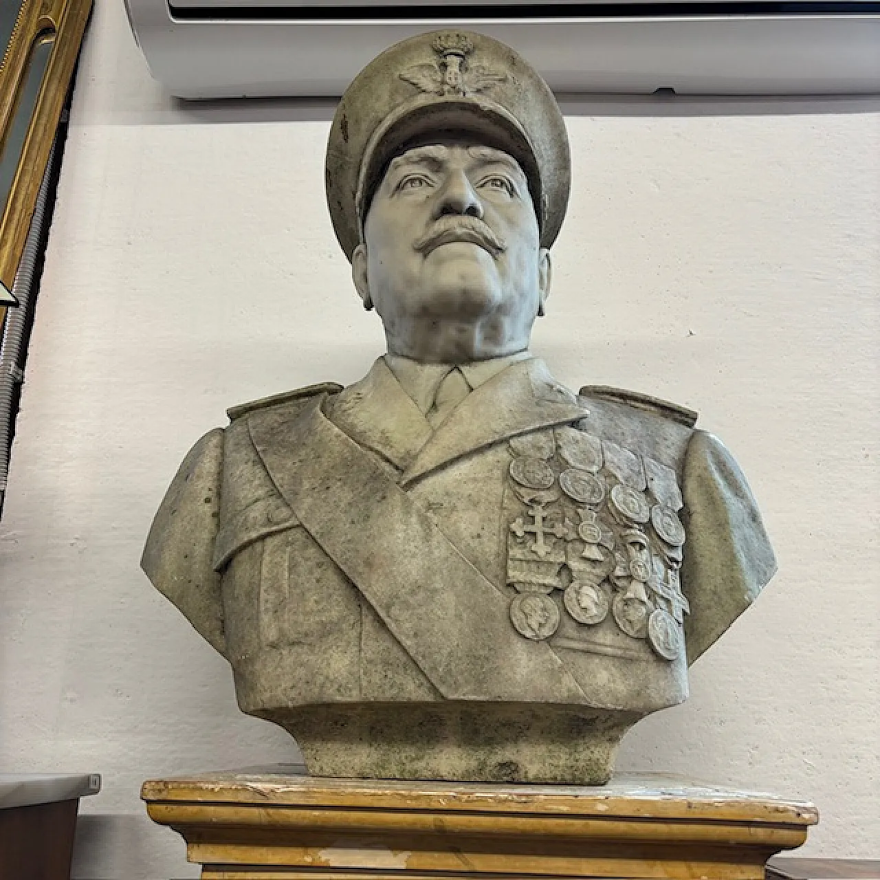 Carrara marble bust of a Savoy General, 1850 16