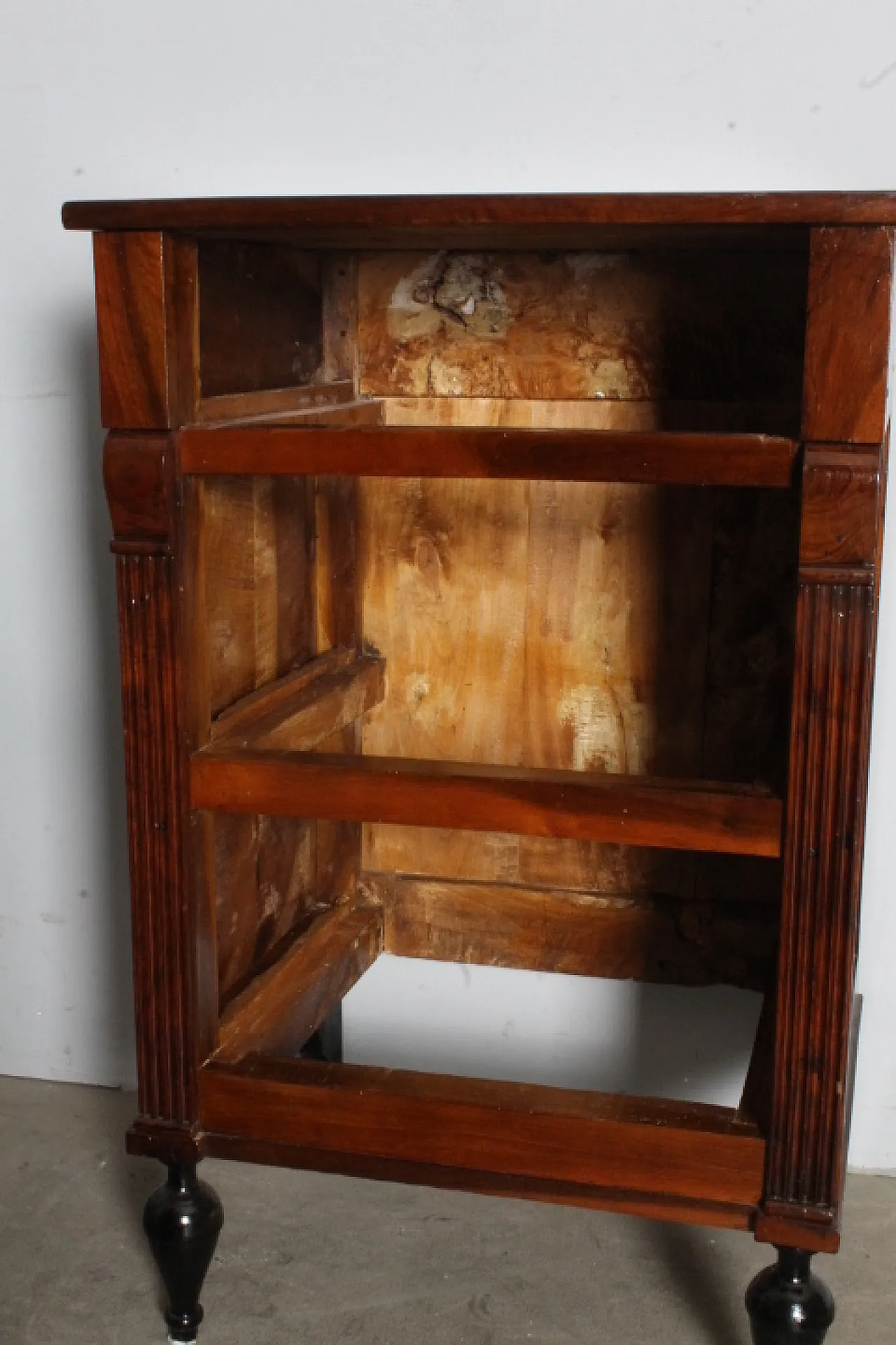 Sienese sideboard Louis XVI in solid walnut, late 18th century 15