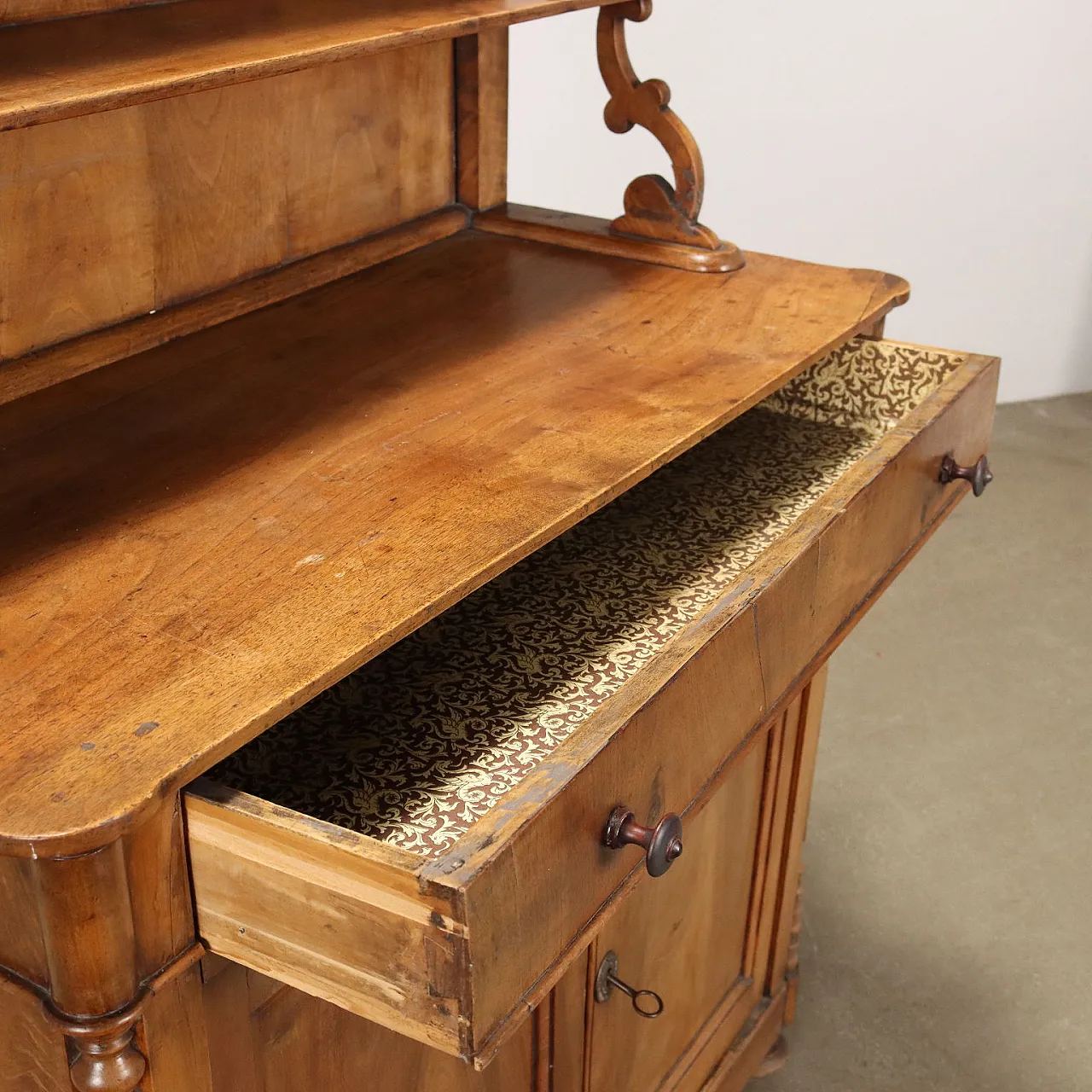 Walnut sideboard with riser and curved uprights, 19th century 4