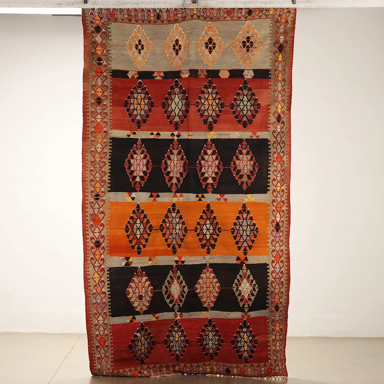 Tappeto Kilim a nodo fine in lana marrone e arancione 6