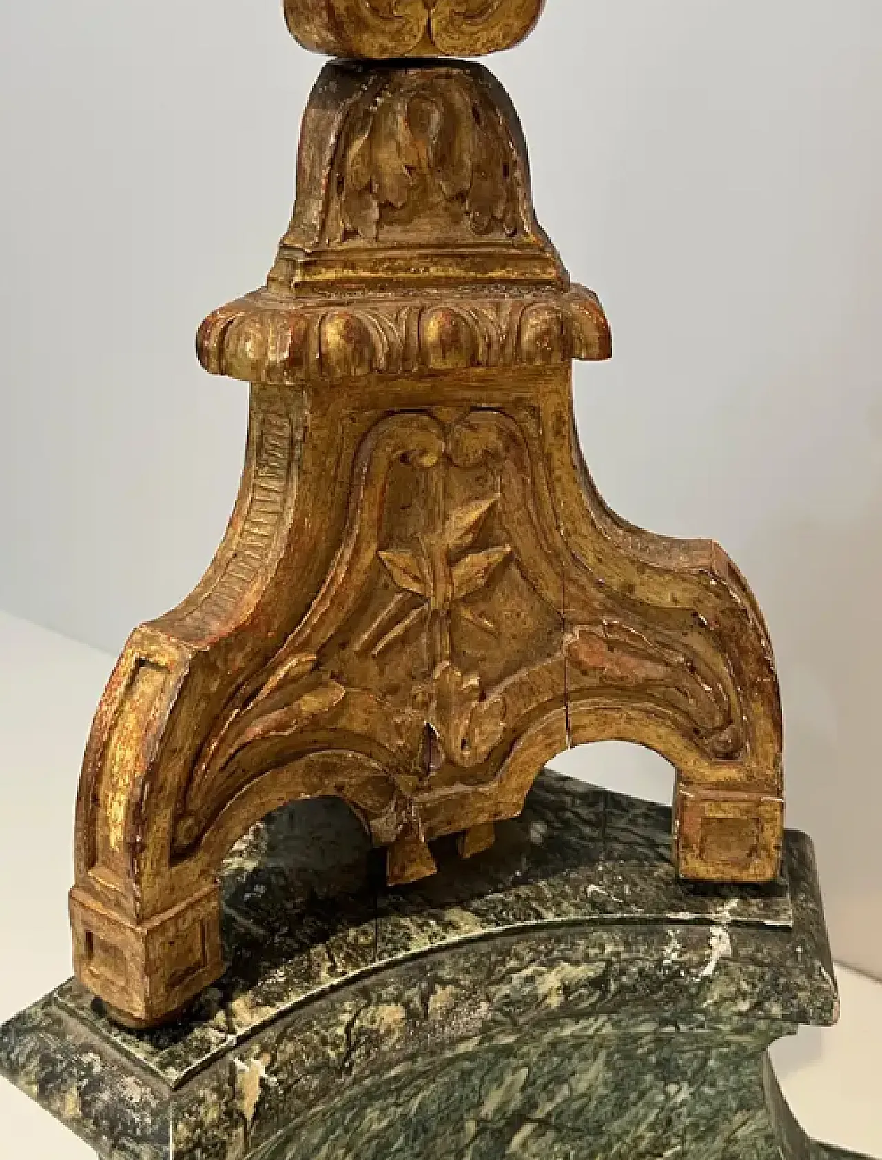 Carved and gilded wooden candelabrum on patinated base, 20th century 8