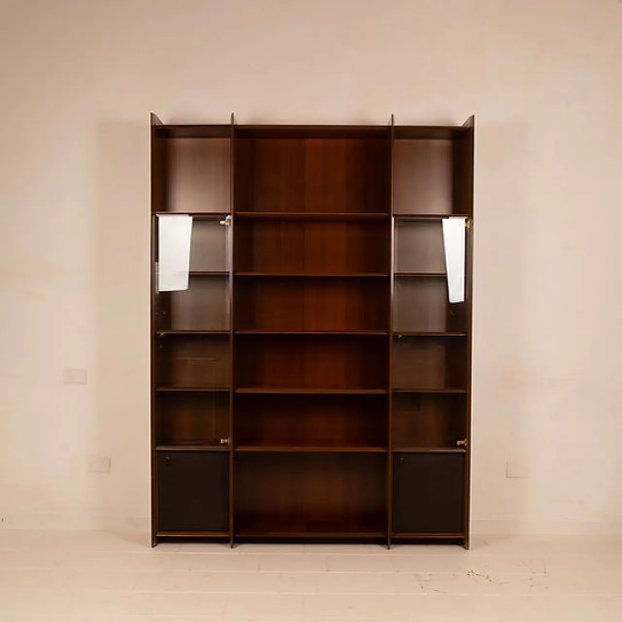 Pair of Artona bookcases by Afra and Tobia Scarpa for Maxalto, 1970s 4