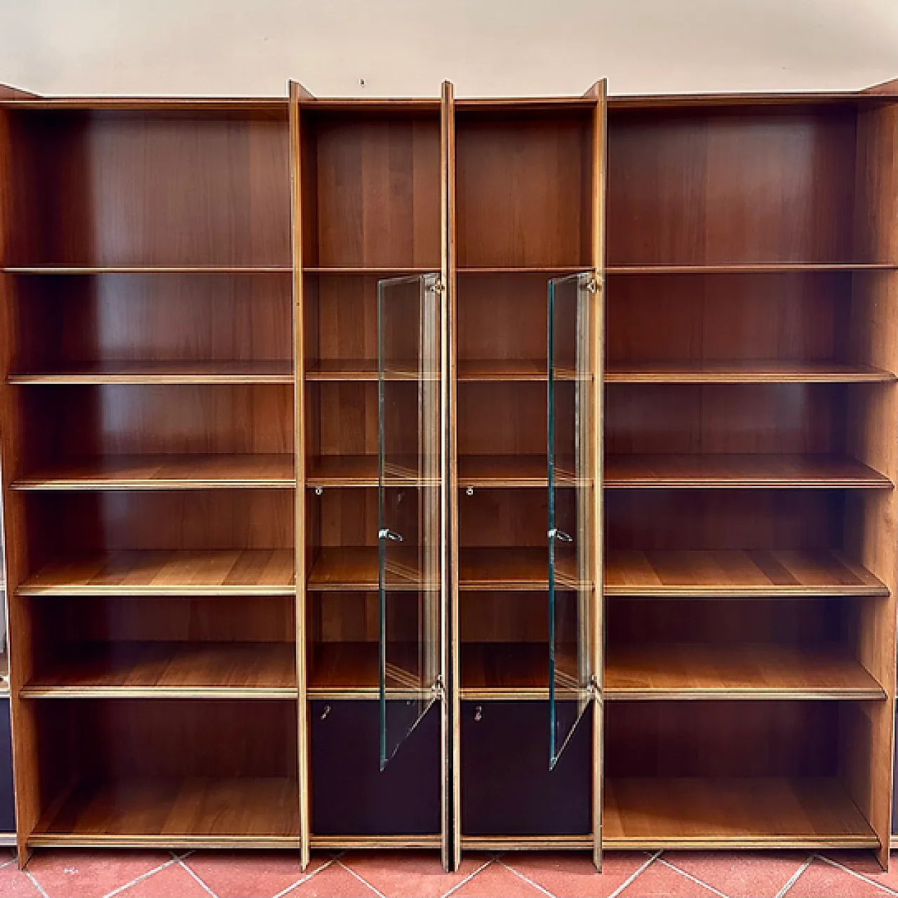 Pair of Artona bookcases by Afra and Tobia Scarpa for Maxalto, 1970s 10