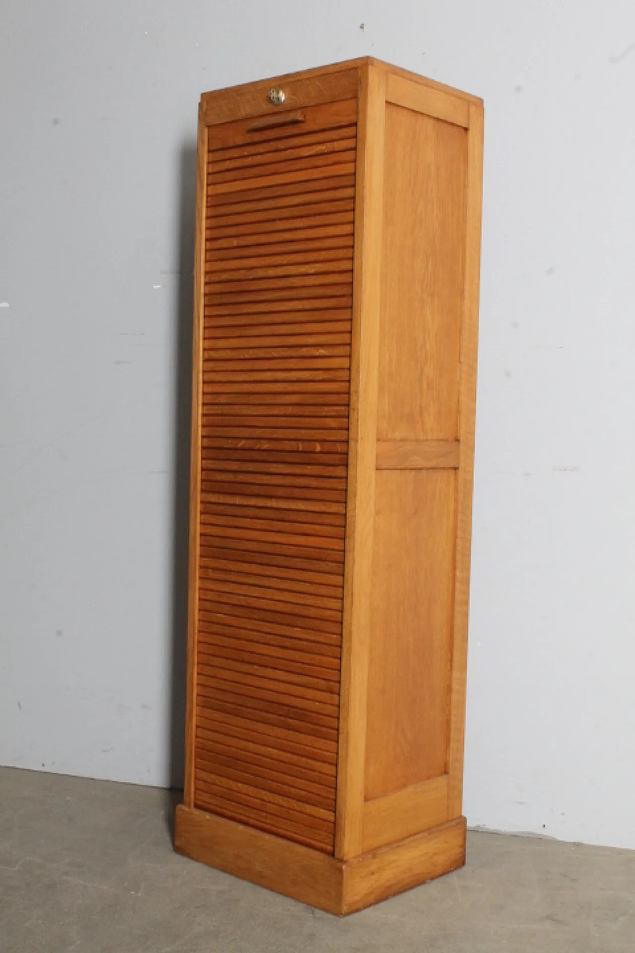 Serrandina filing cabinet in oak, 40s 1