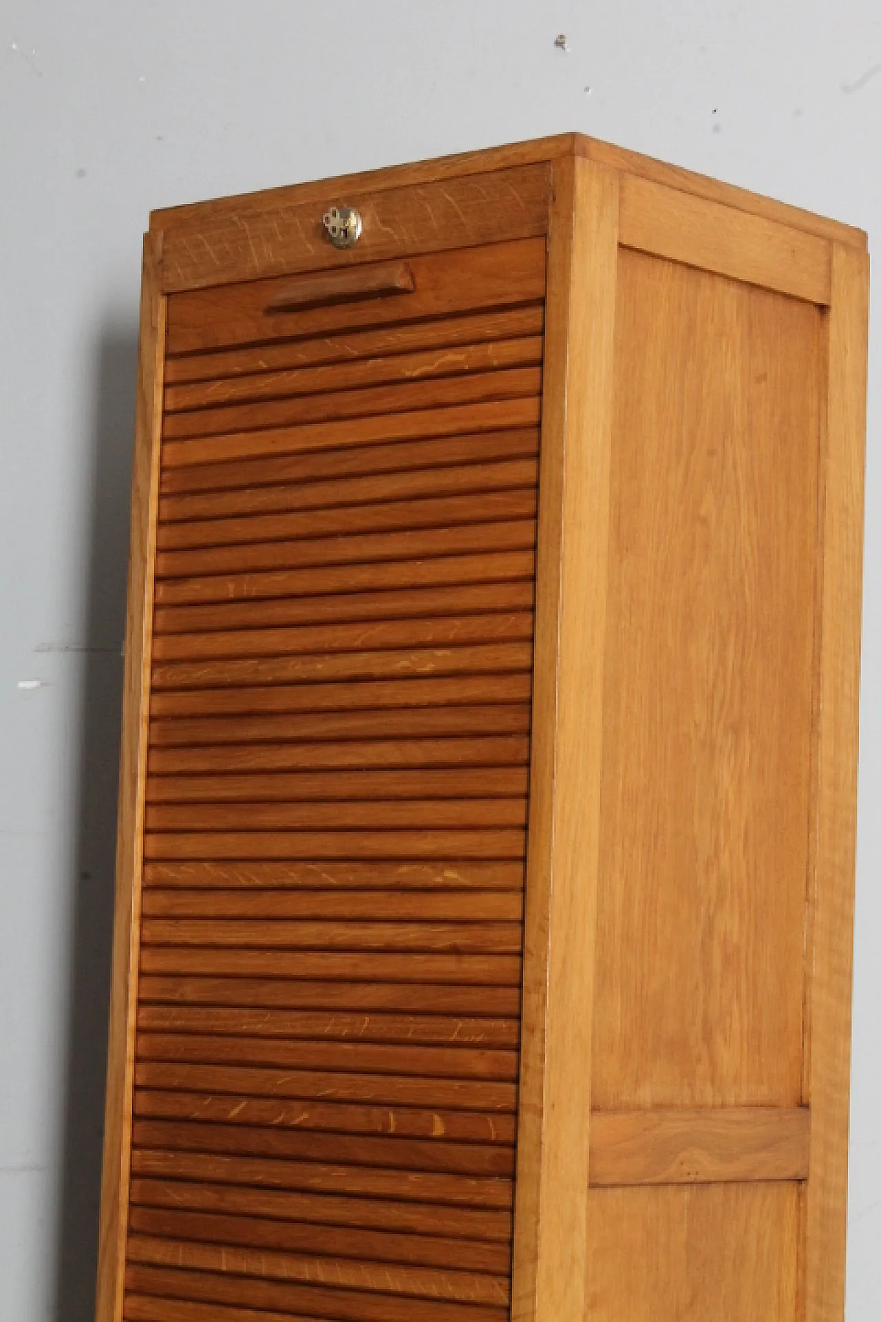 Serrandina filing cabinet in oak, 40s 6