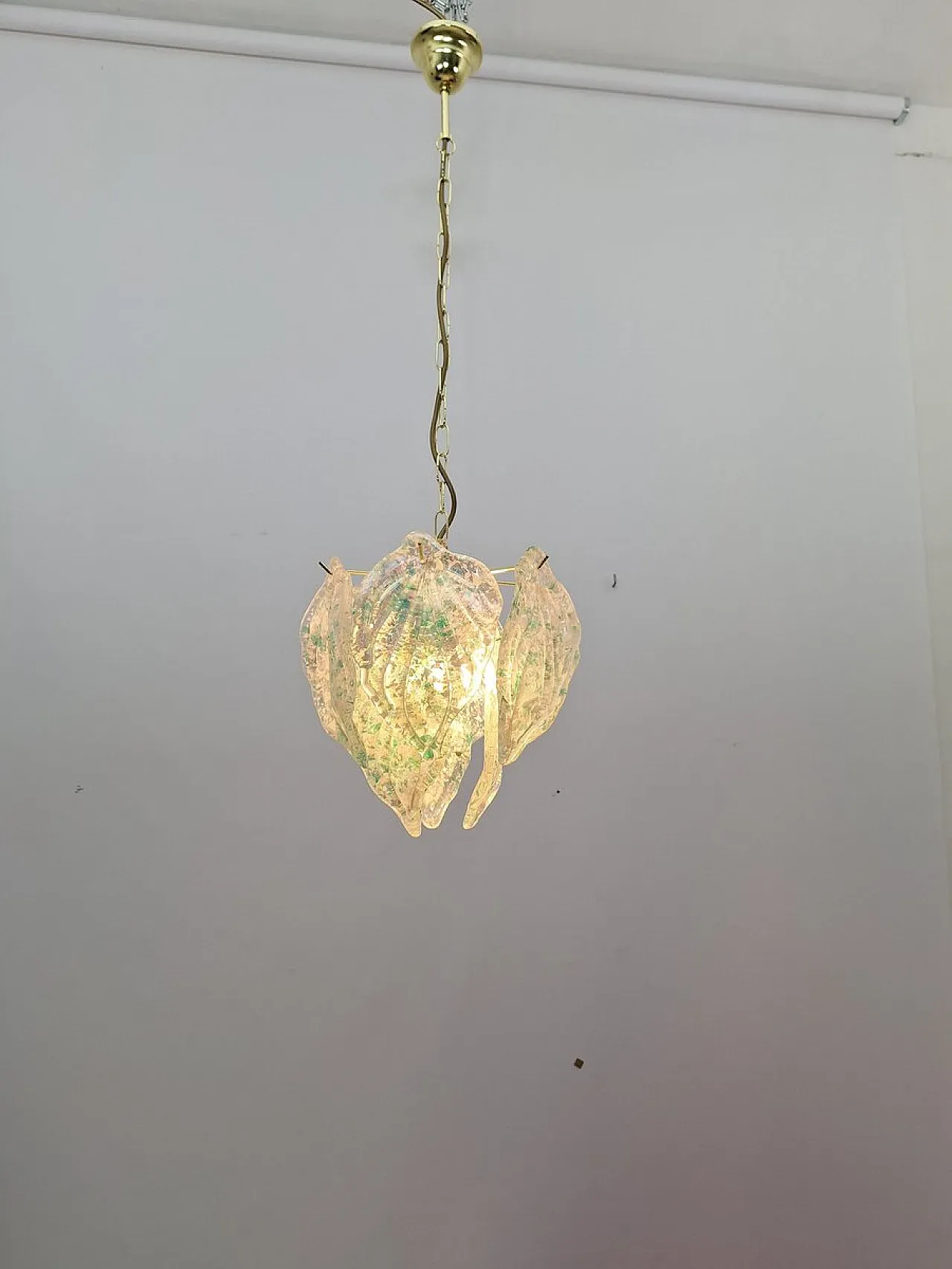 Pair of lamps with Murano glass leaves, 1980s 6