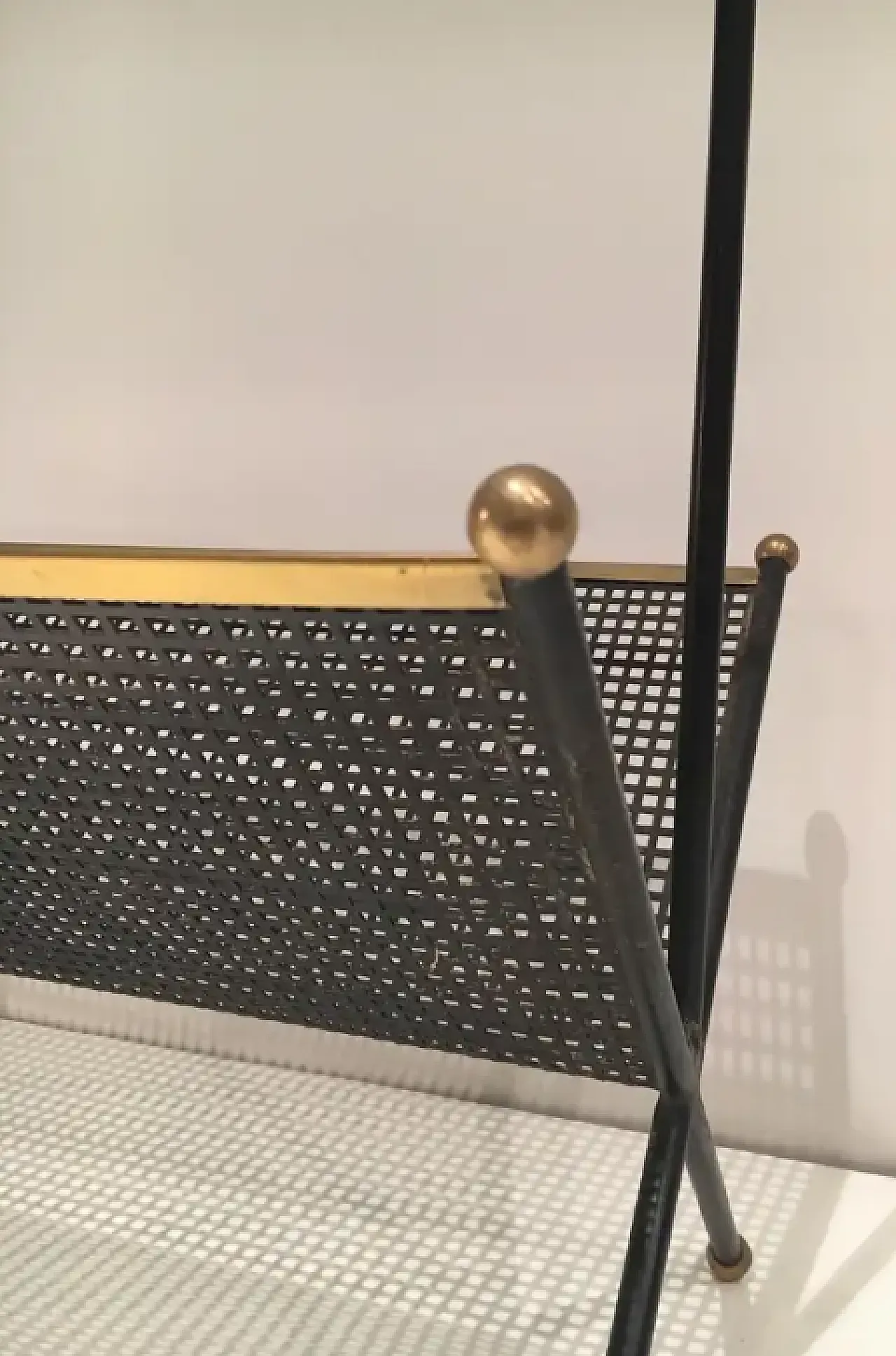 Magazine rack in lacquered perforated sheet metal and brass, 1950s 6