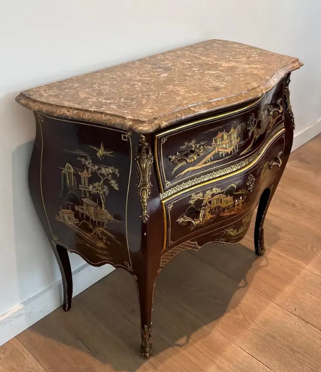 Lacquered commode with Chinese scenes Maison Jansen style, 1940s 3