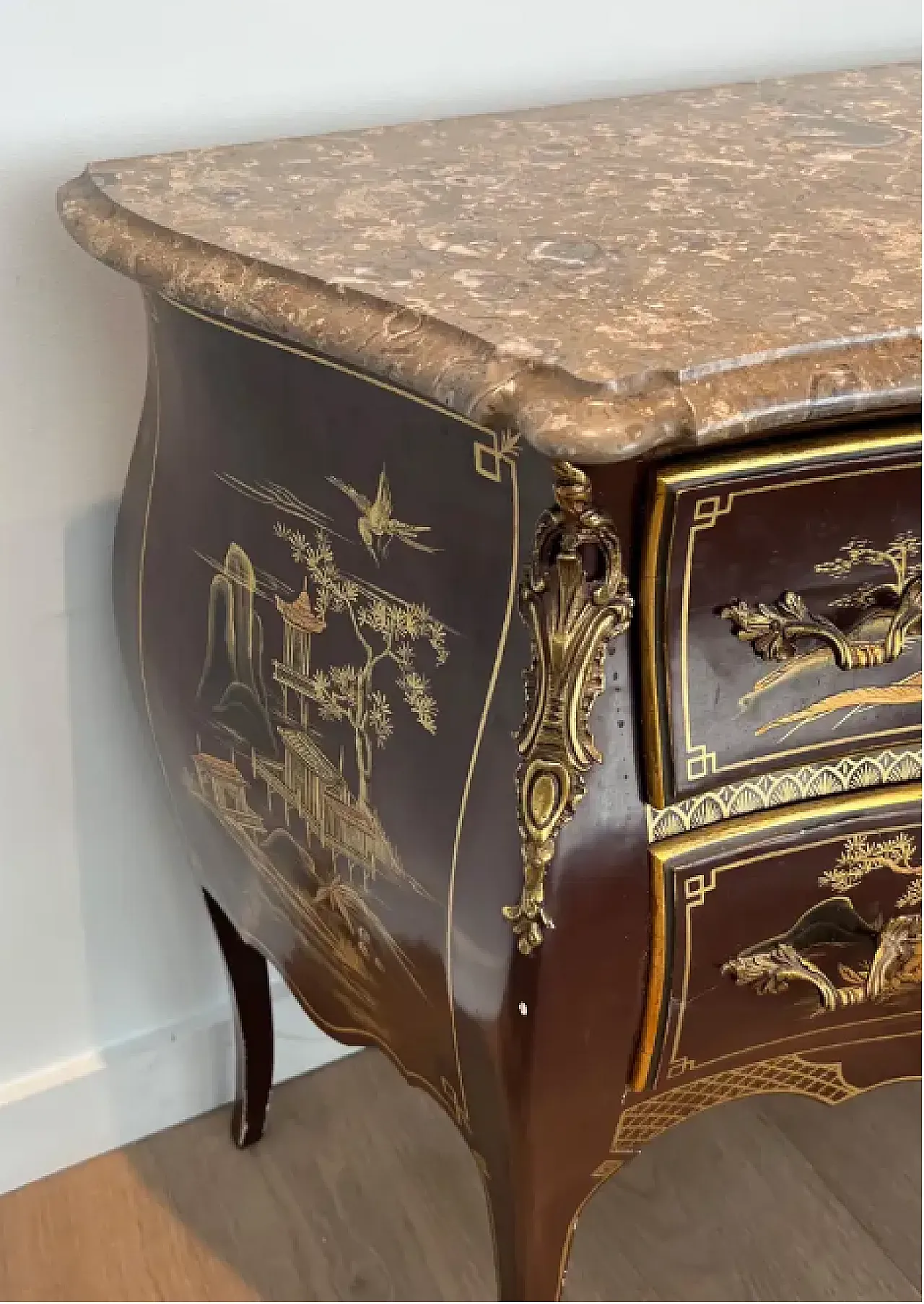 Lacquered commode with Chinese scenes Maison Jansen style, 1940s 6