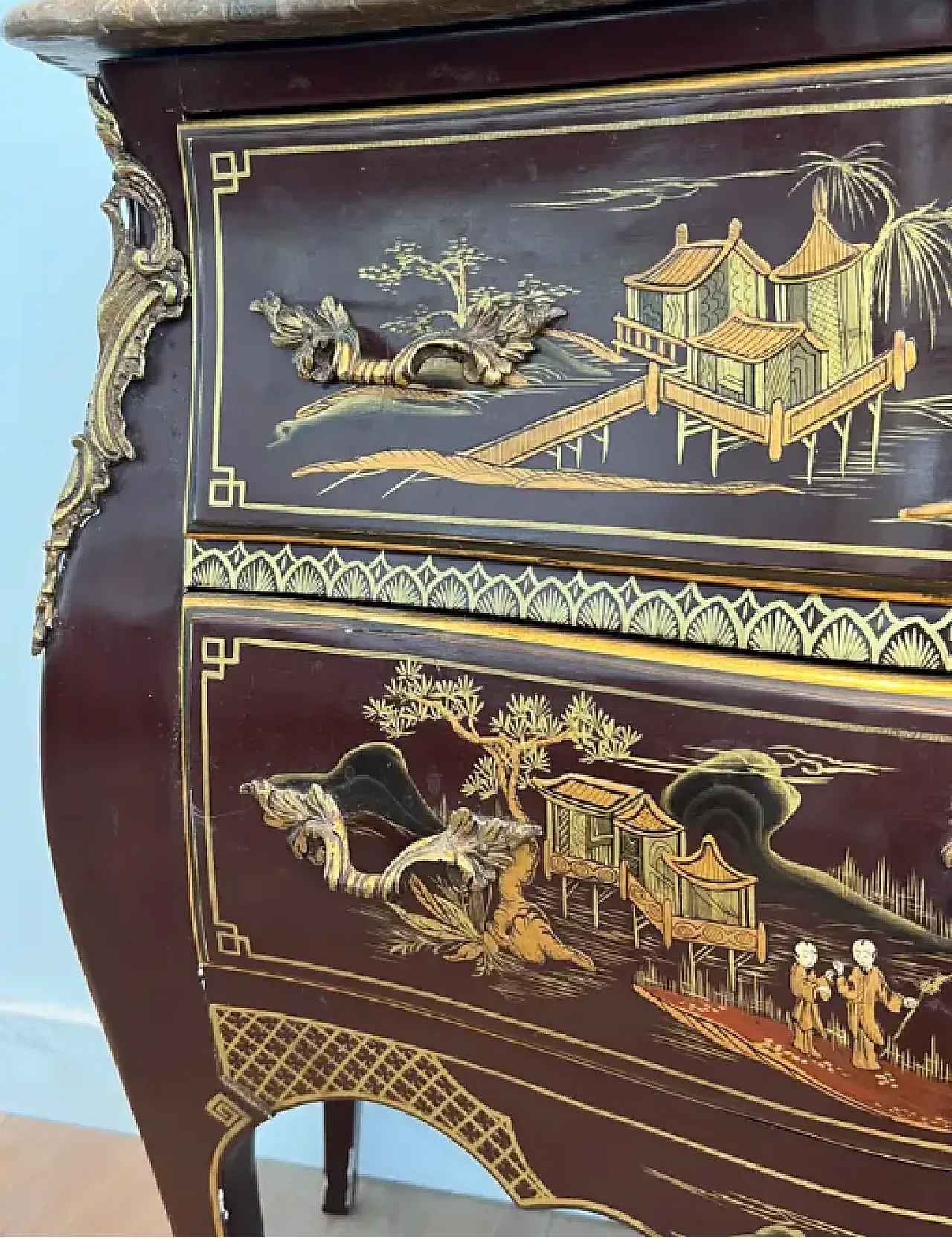 Lacquered commode with Chinese scenes Maison Jansen style, 1940s 10