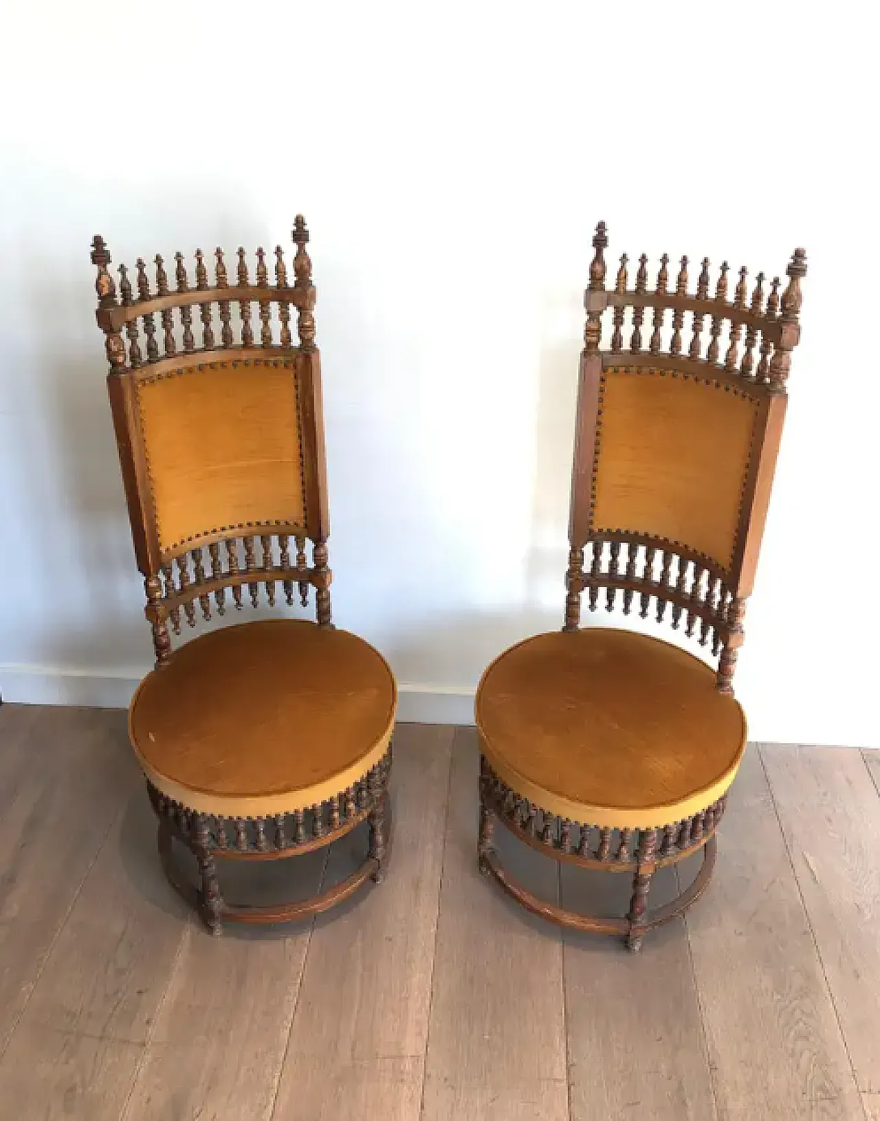 Pair of Art & Crafts chairs in wood and fabric, early 20th century 2