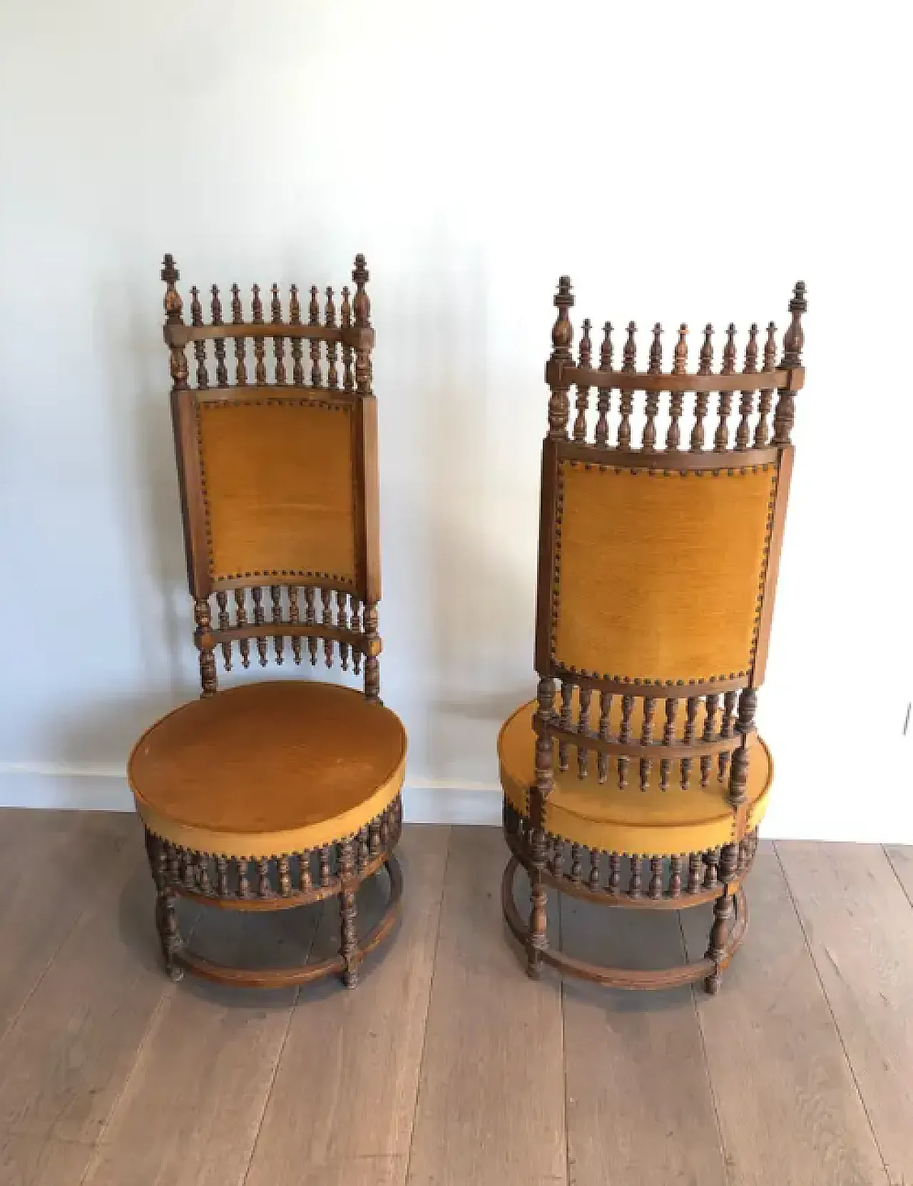 Pair of Art & Crafts chairs in wood and fabric, early 20th century 5