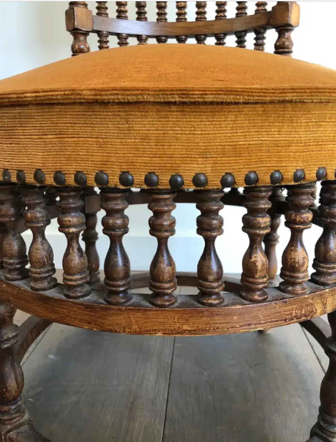 Pair of Art & Crafts chairs in wood and fabric, early 20th century 13