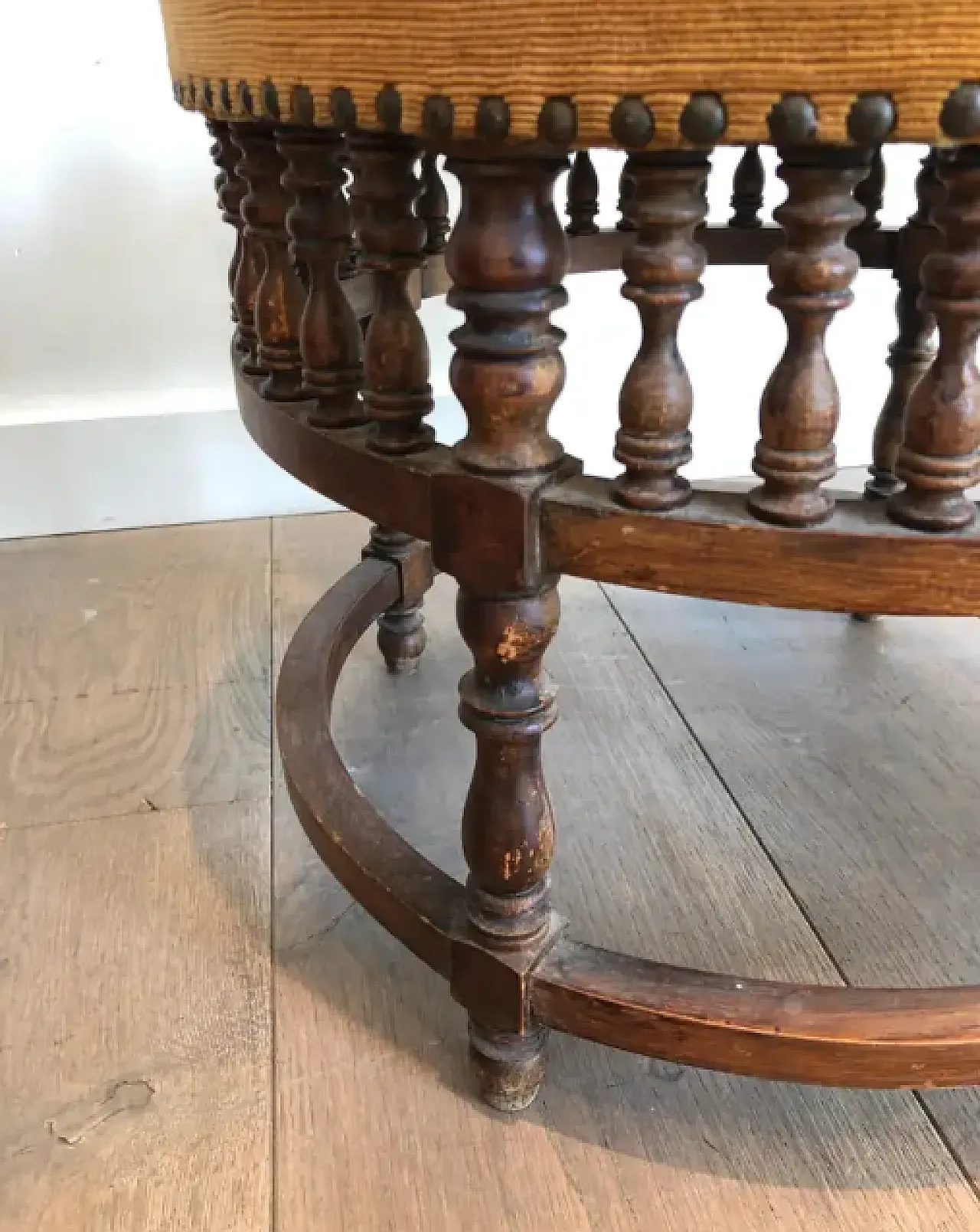 Pair of Art & Crafts chairs in wood and fabric, early 20th century 14