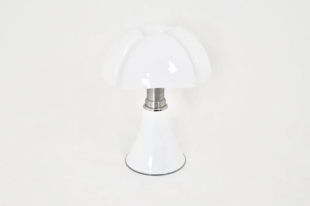 White Pipistrello Table Lamp by Gae Aulenti for Martinelli Luce 5