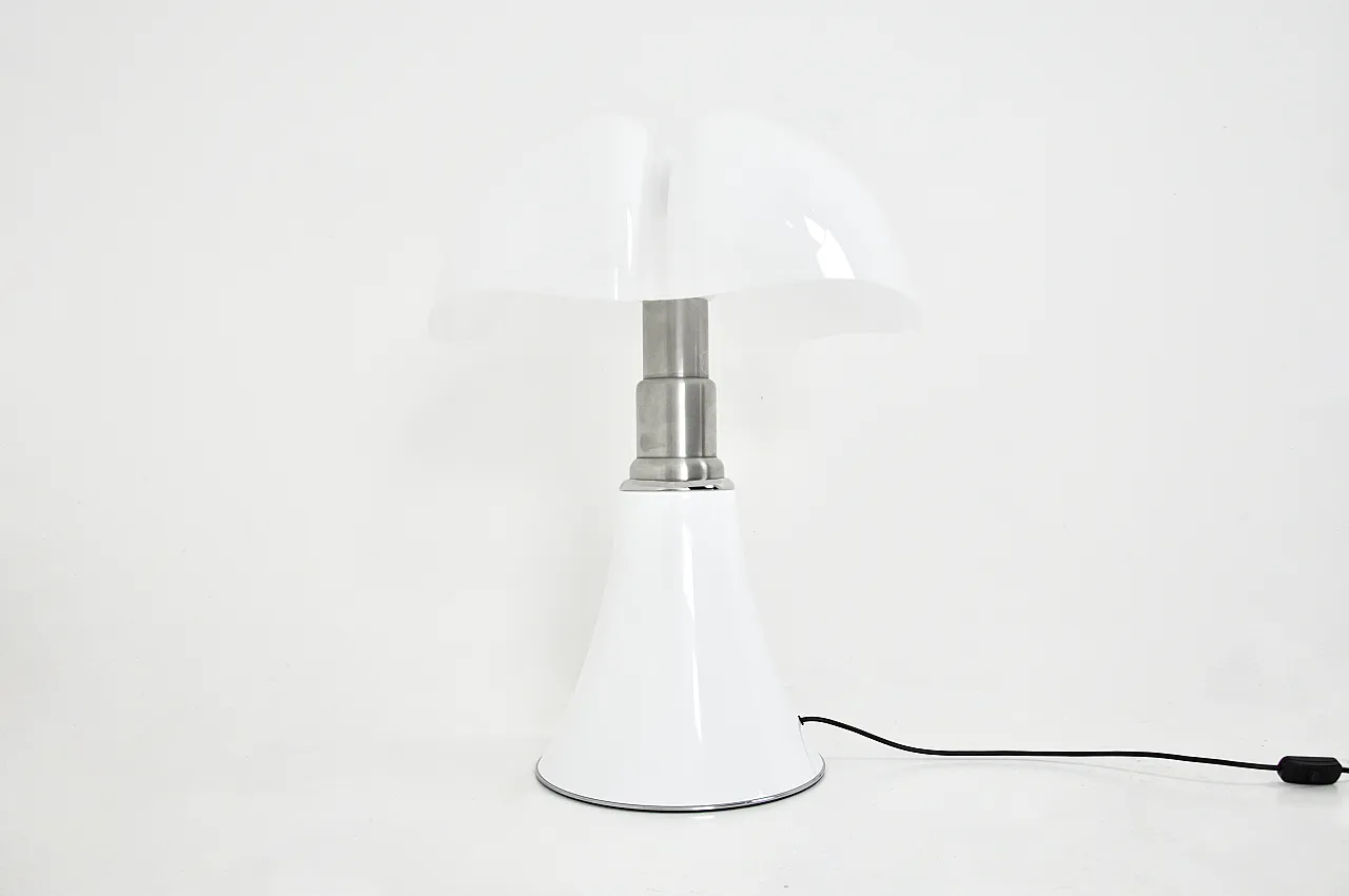 White Pipistrello Table Lamp by Gae Aulenti for Martinelli Luce 9