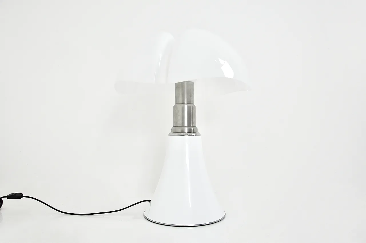 White Pipistrello Table Lamp by Gae Aulenti for Martinelli Luce 10