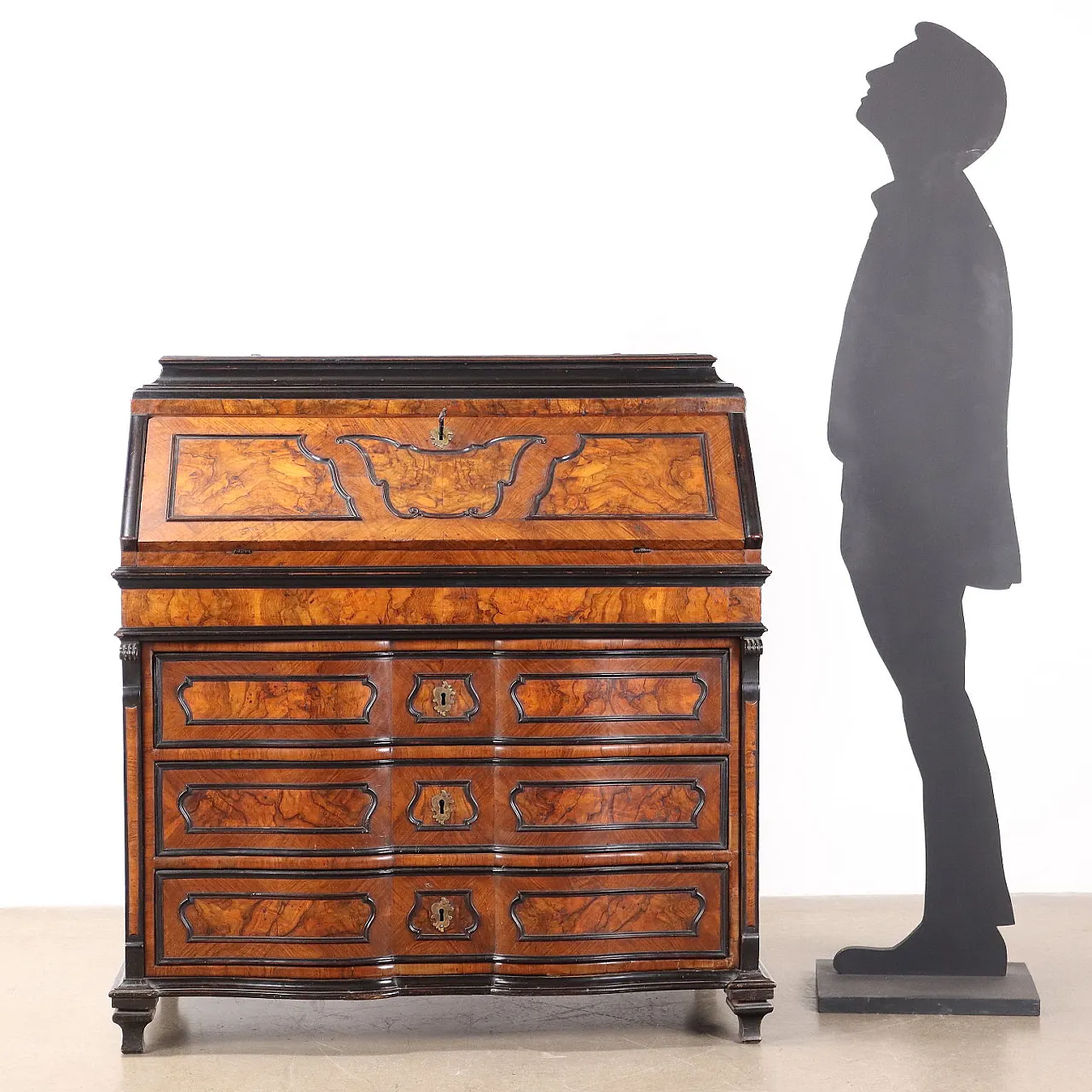 Baroque cabinet walnut fir Italy, 18th century 2