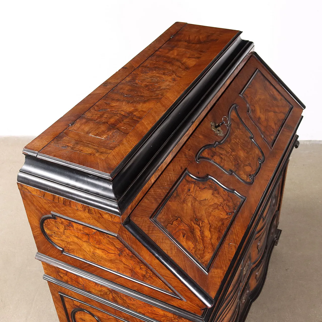 Baroque cabinet walnut fir Italy, 18th century 4