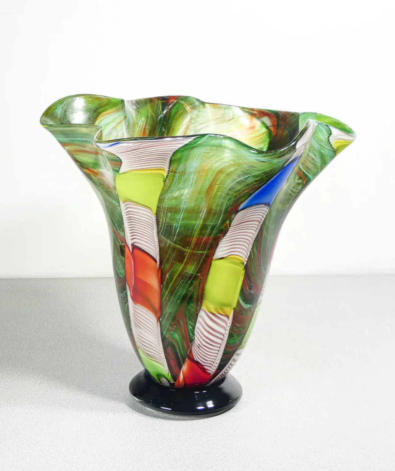 Polychrome blown glass cup from Murano, 1960s 1